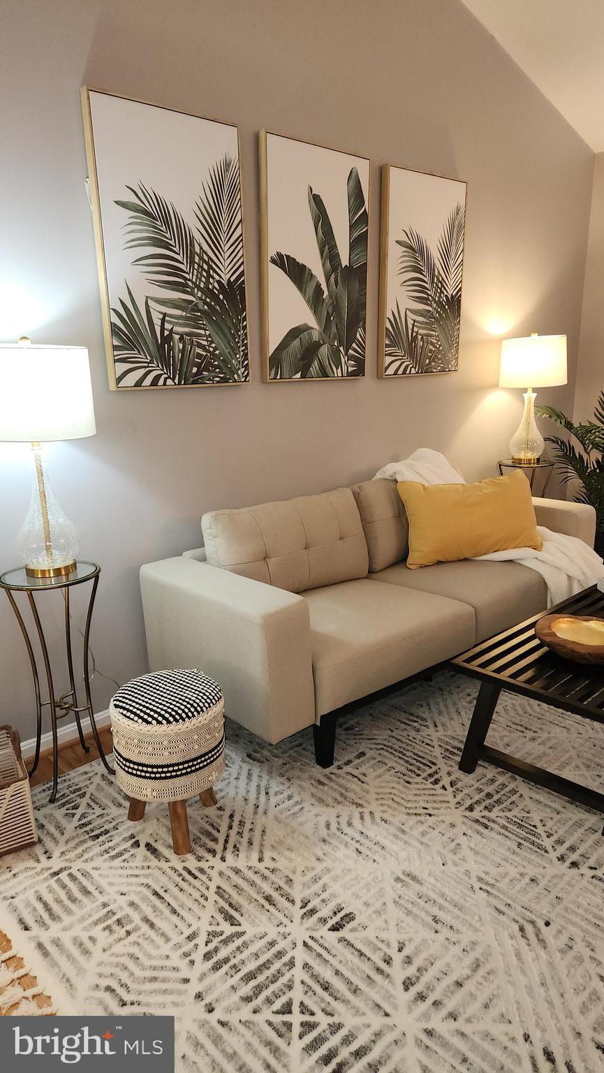 THOMPSON ESTATES - Residential