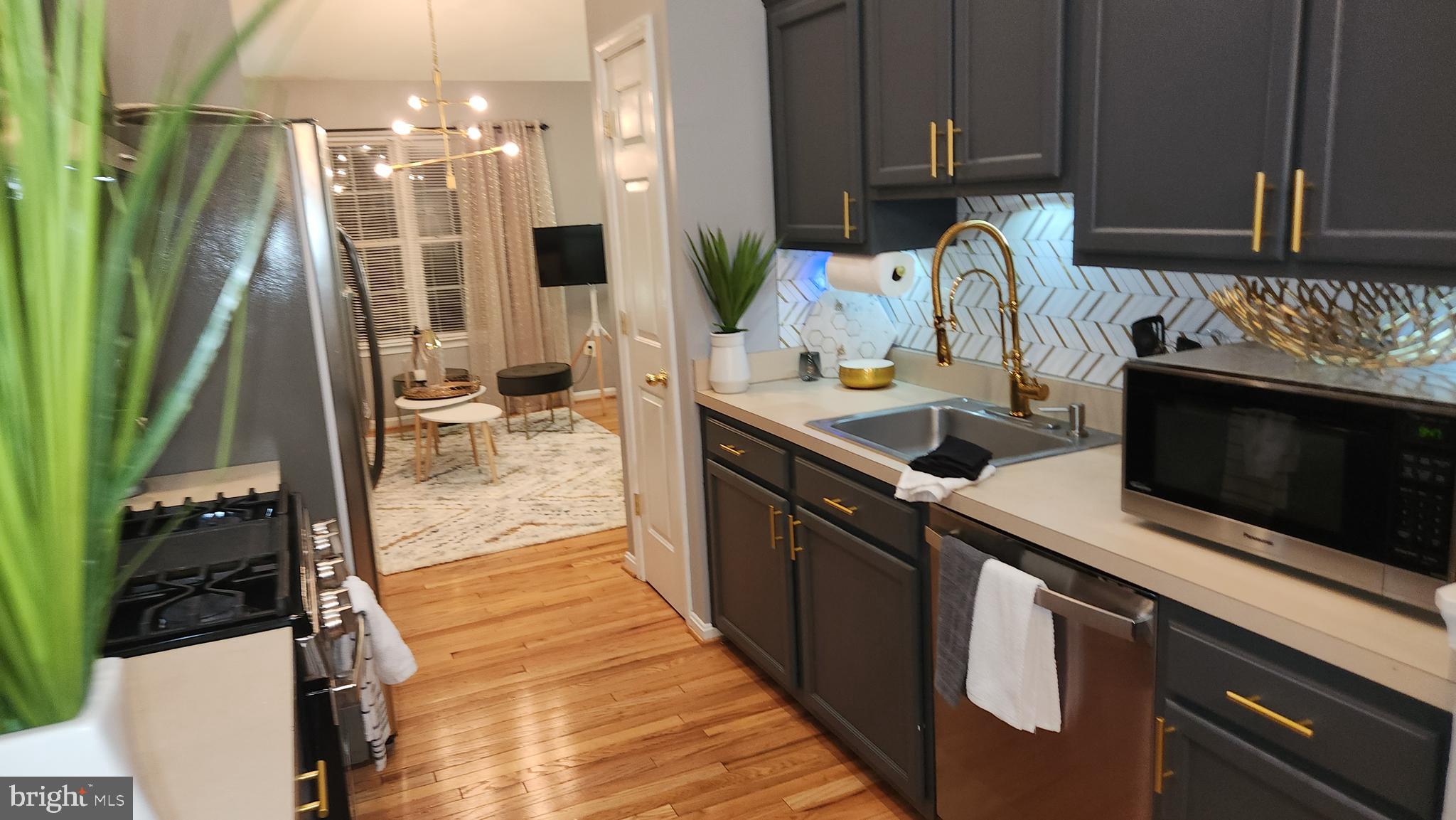 THOMPSON ESTATES - Residential