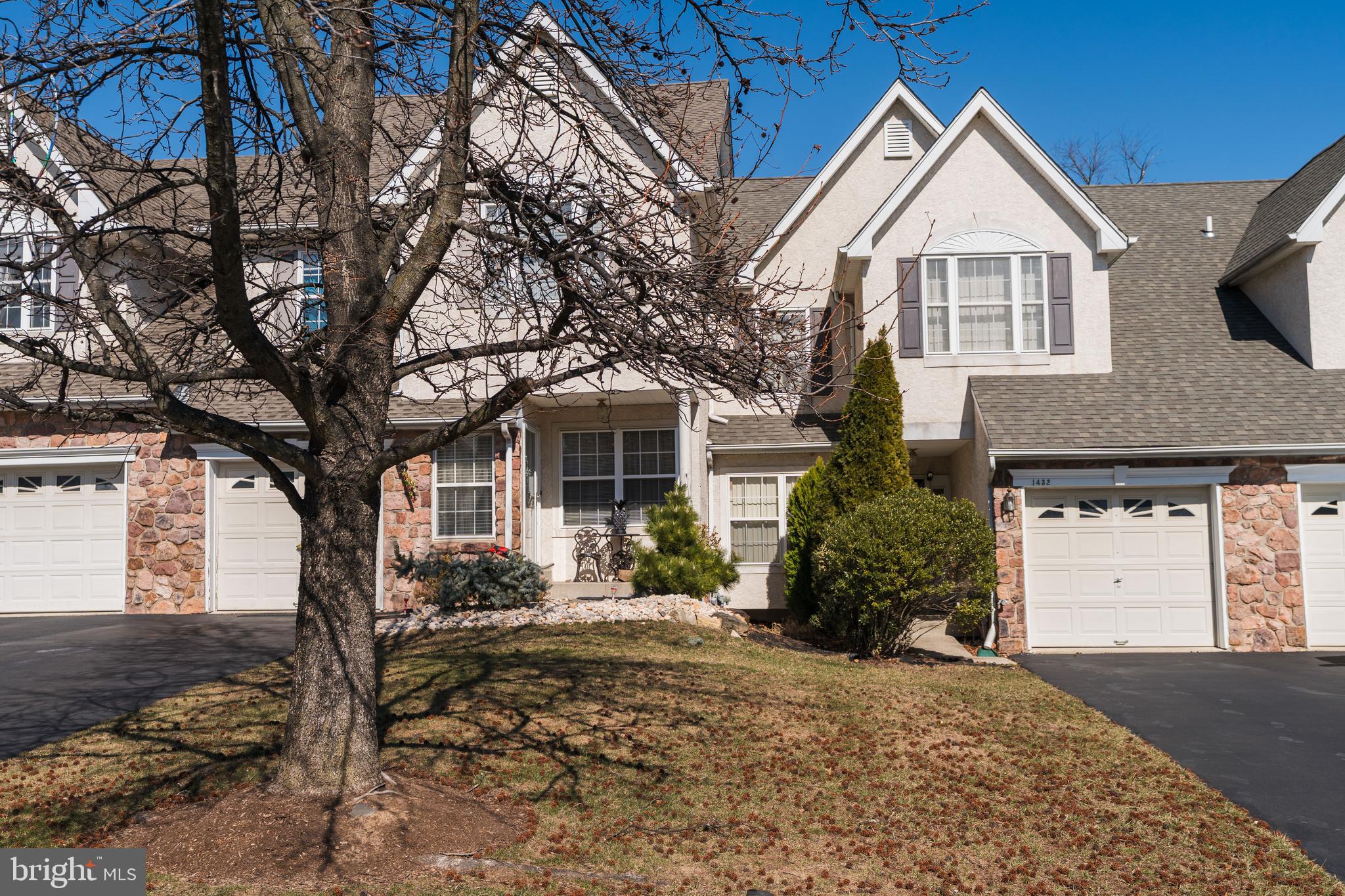 Large Warrington Hunt townhouse with nicely finished basement and garage. Award winning Central Bucks Schools including Mill Creek Elementary, Unami Middle and Central Bucks South High Schools. Foyer entrance to large formal living room and spacious kitchen w/plenty of storage space, breakfast area and sliding door access to large deck for after work relaxing. A spacious family room with recessed lighting, skylight and windows brings in plenty of light. First floor features open floor plan with Luxury Vinyl Planks flooring and powder room, coat closet and garage entrance. Three comfortable sized bedrooms upstairs with newer LVP floors. Main bedroom has high ceilings, walk-in-closet and full bathroom with stall shower, soaking tub and double sinks. Also upstairs has second hallway bathroom and laundry equipped with nice washer & dryer. Finished basement adds lots of extra entertaining space and plenty of storage. Homeowners Association takes care of cutting grass common area maintenance. Extra parking spaces available. Easy access to Nike Park & Lions Pride Park, major roads, parks, entertainment, restaurants and Valley Square shopping including Wegmans'. HOA Fee is included in the rent. This is a move-in-ready home, schedule your showing today!