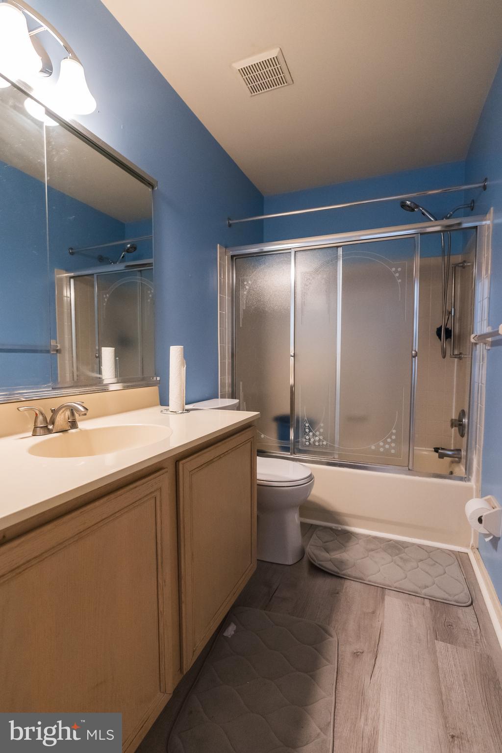 WARRINGTON HUNT - Residential Lease