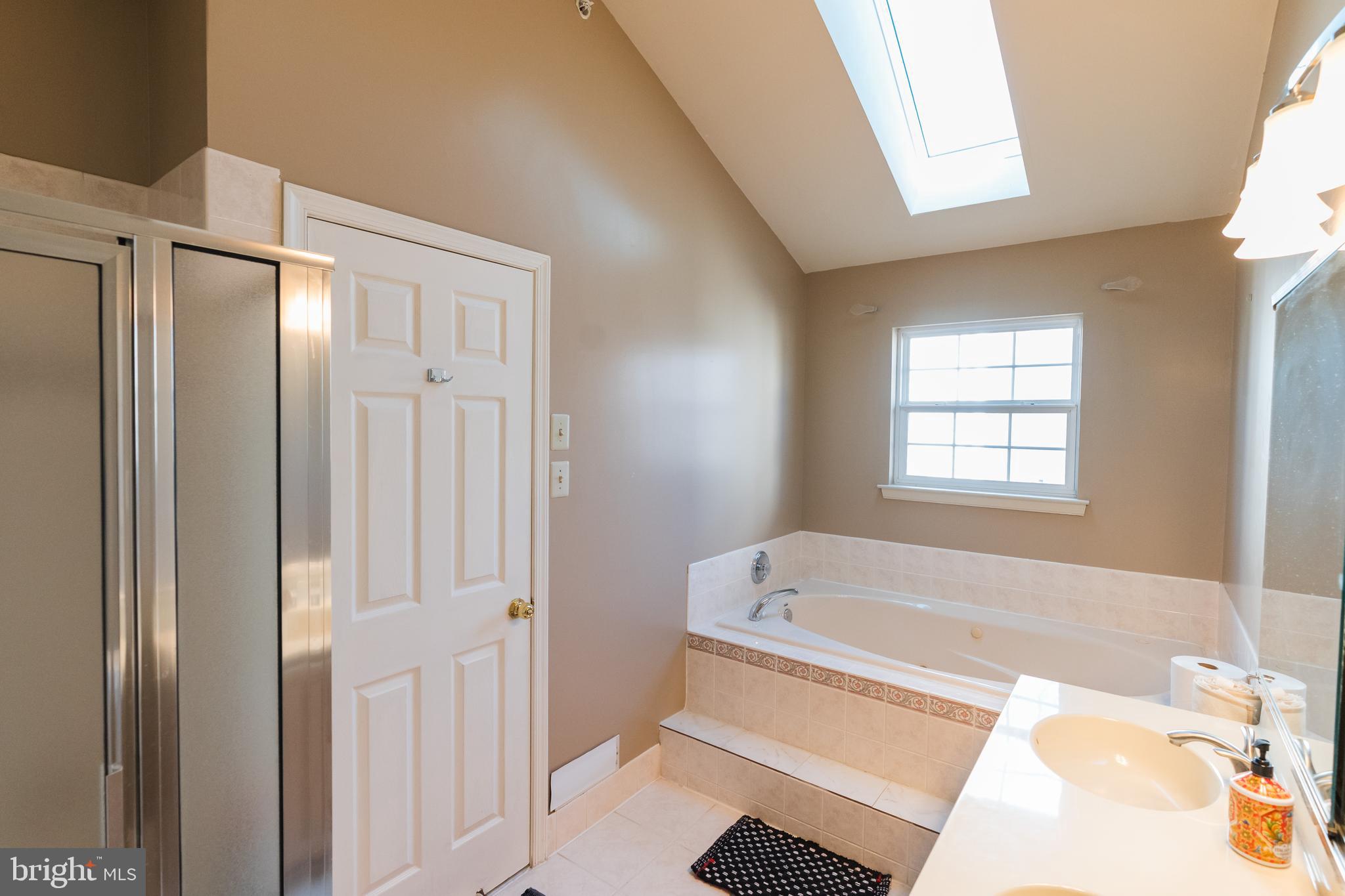 WARRINGTON HUNT - Residential Lease