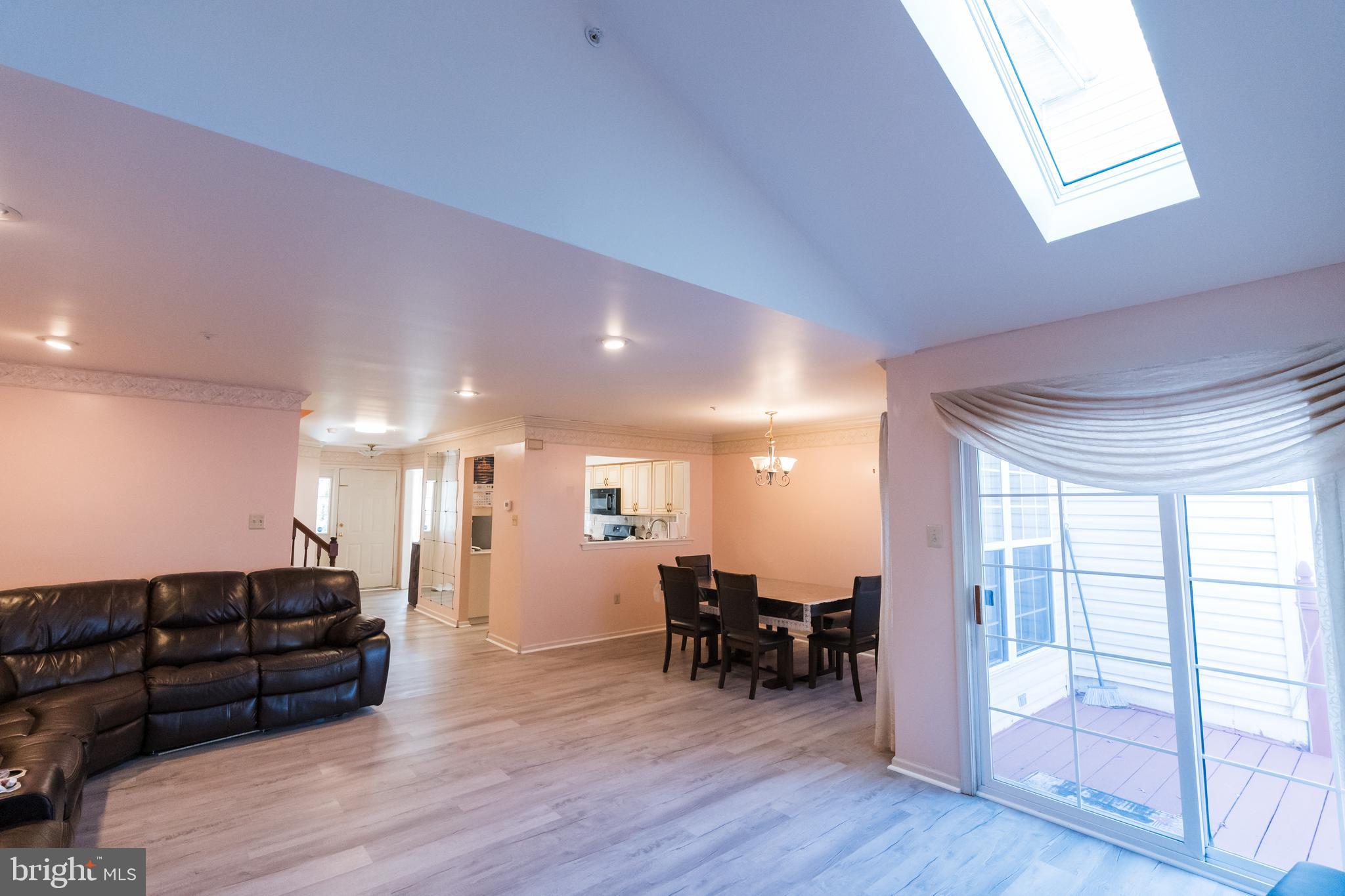 WARRINGTON HUNT - Residential Lease