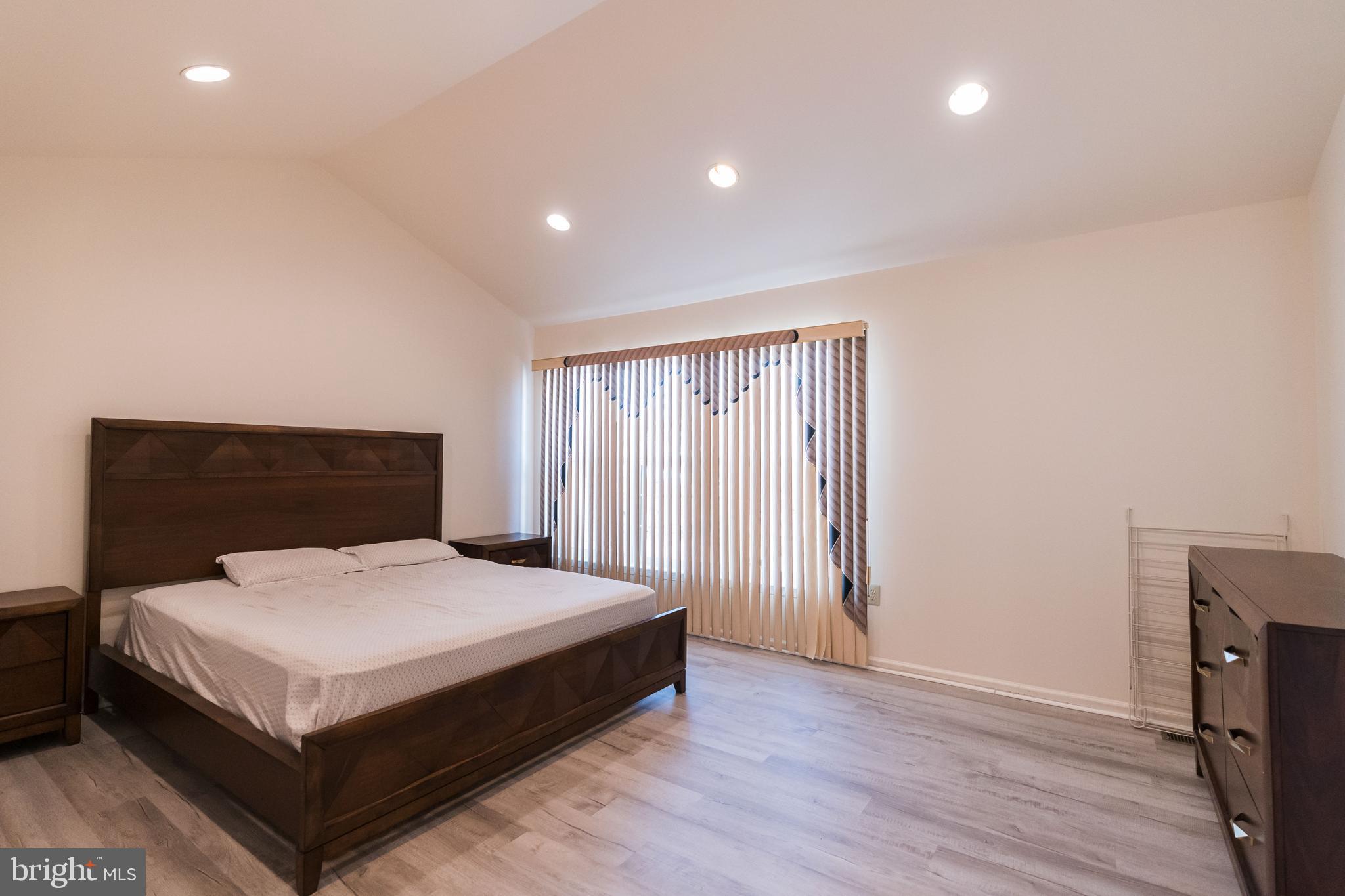 WARRINGTON HUNT - Residential Lease