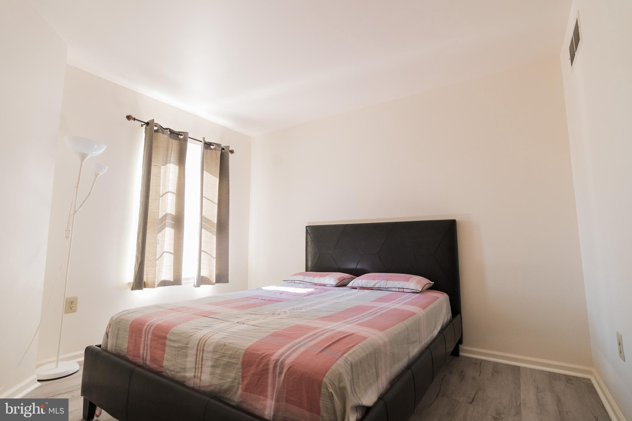 WARRINGTON HUNT - Residential Lease