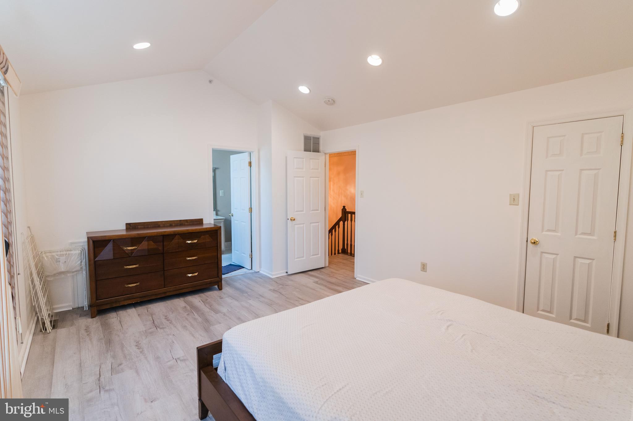 WARRINGTON HUNT - Residential Lease