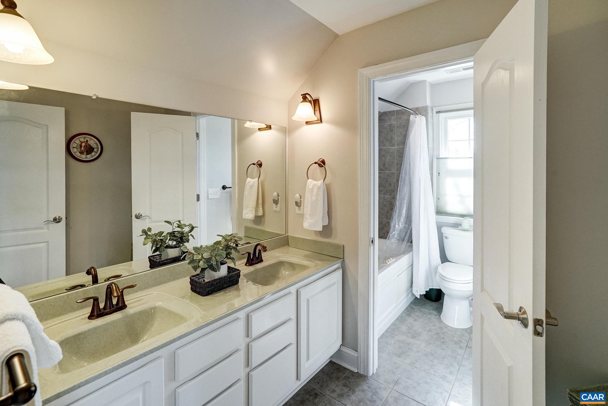 FOXCHASE - Residential