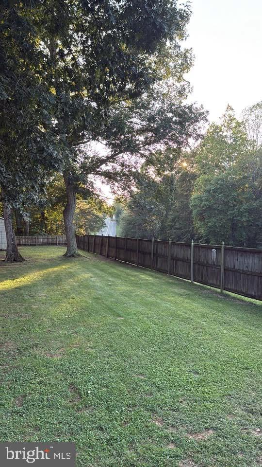 COUNTRY LAKES - Residential