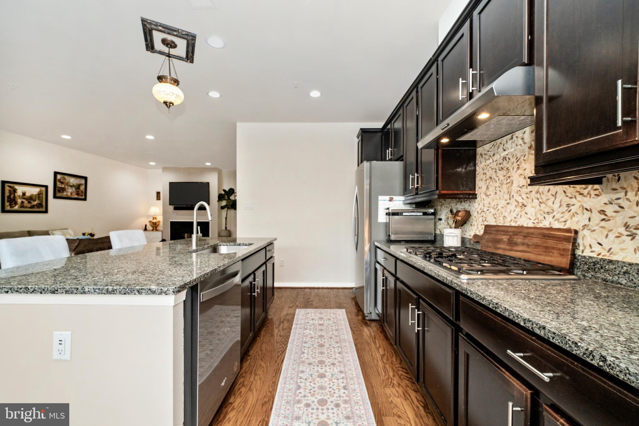 SUMMIT HALL RESERVE - Residential