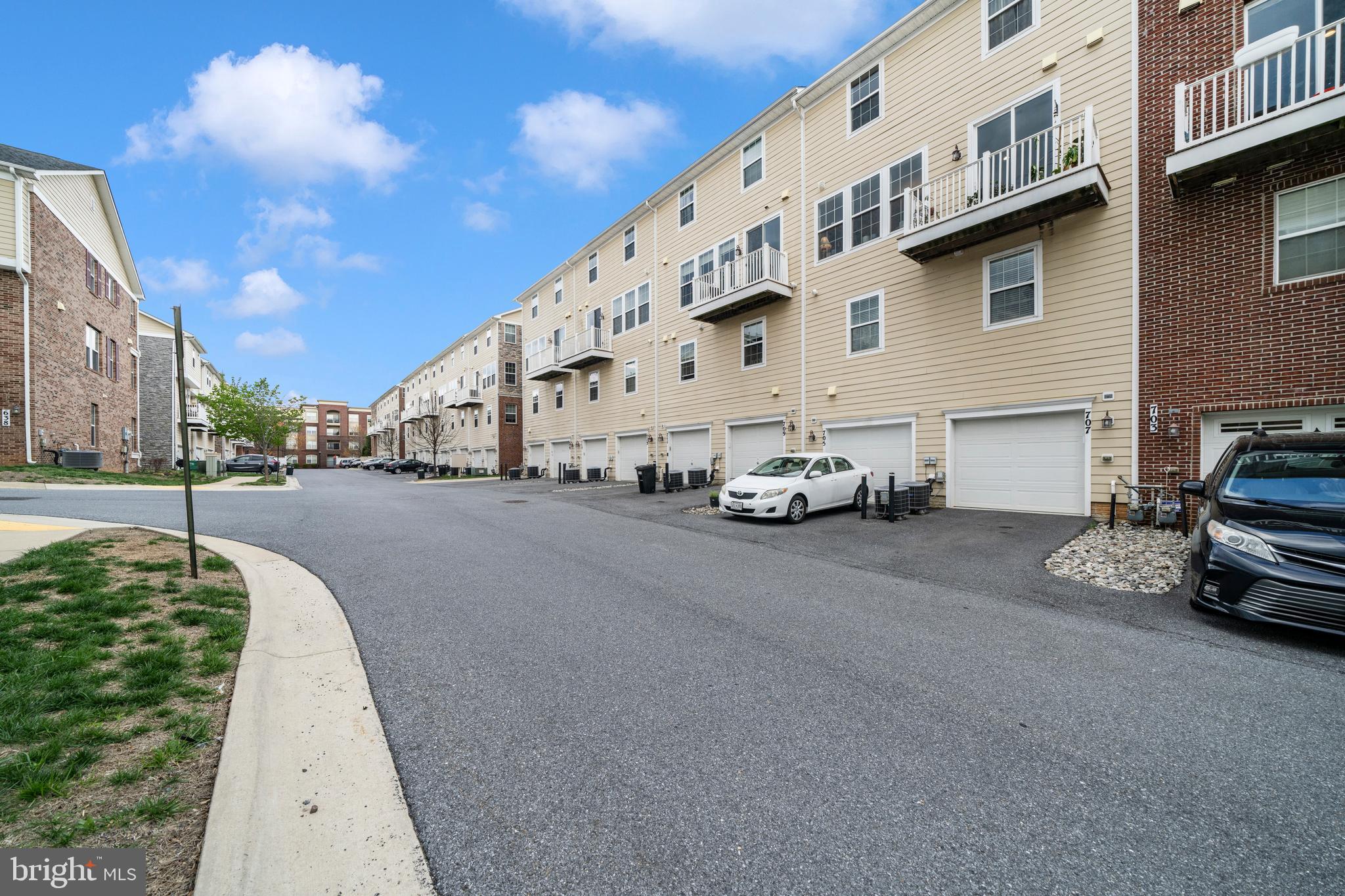 SUMMIT HALL RESERVE - Residential