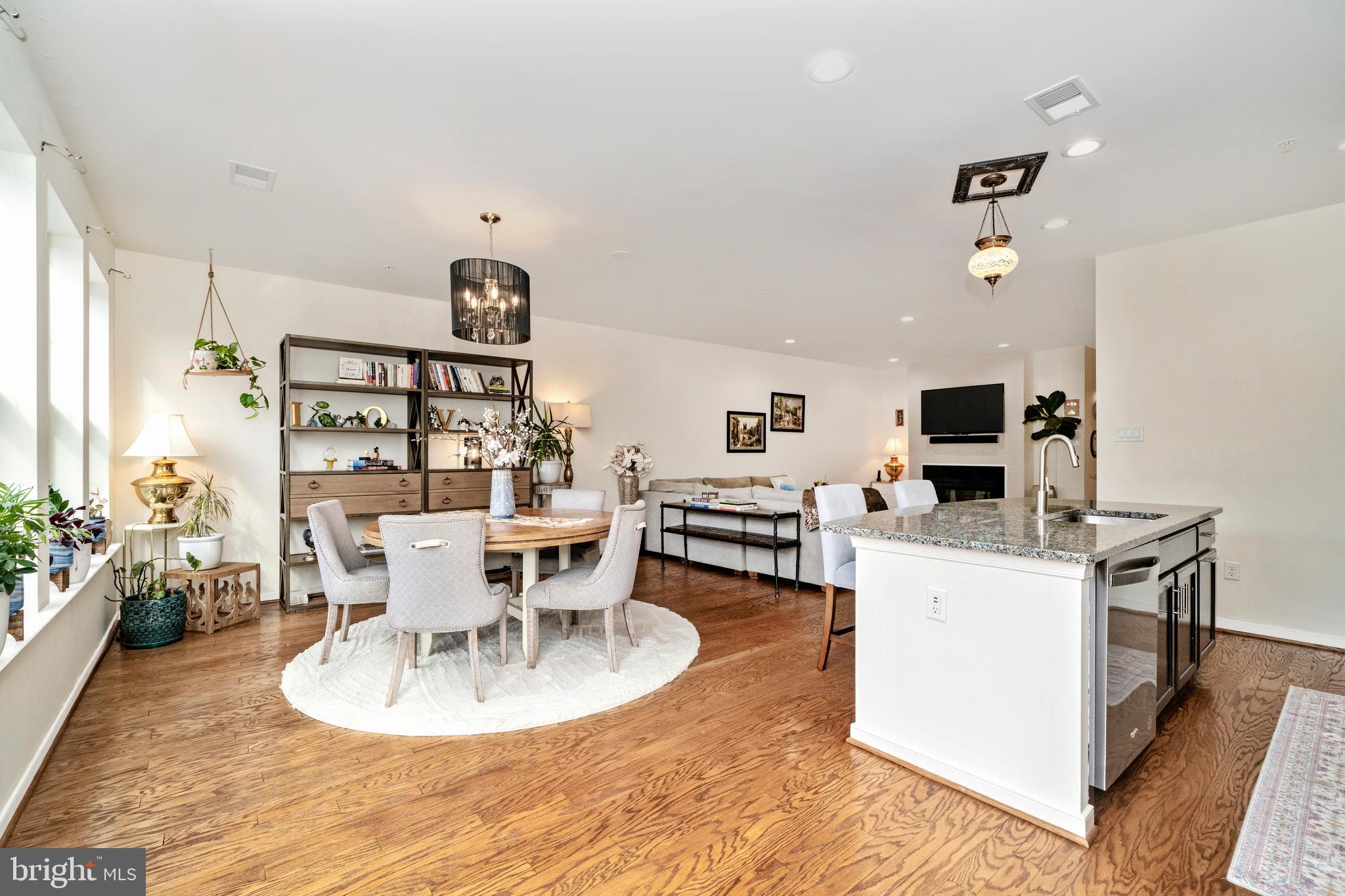 SUMMIT HALL RESERVE - Residential
