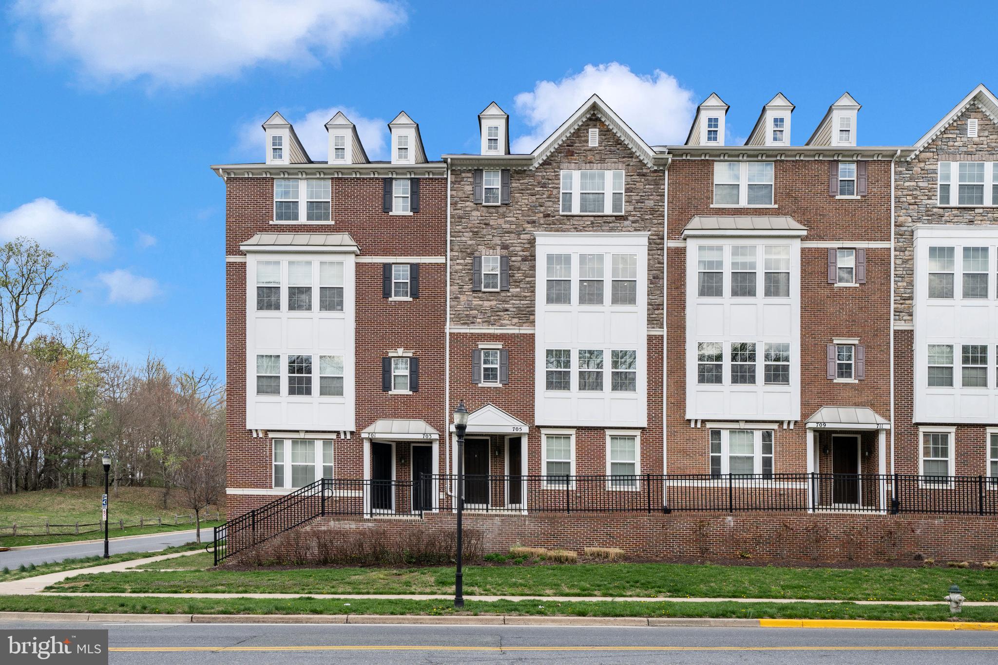 SUMMIT HALL RESERVE - Residential