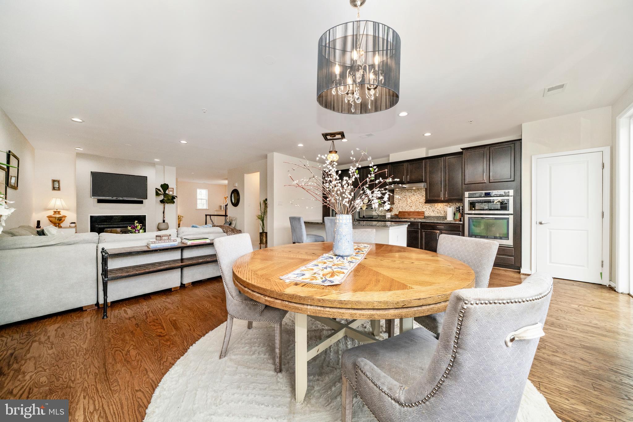 SUMMIT HALL RESERVE - Residential