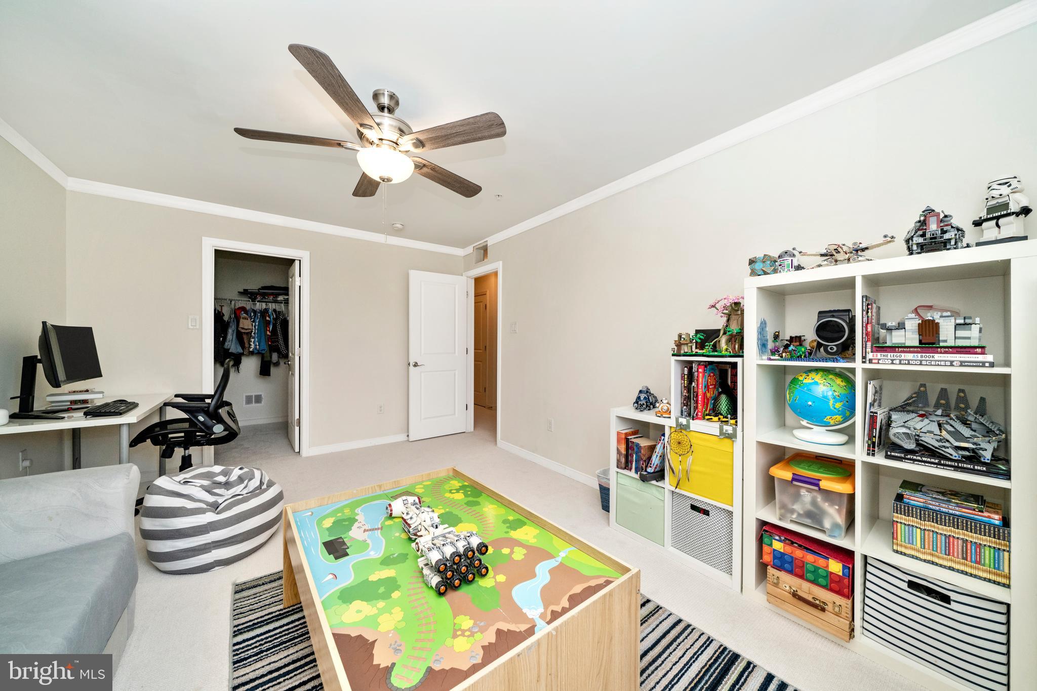 SUMMIT HALL RESERVE - Residential
