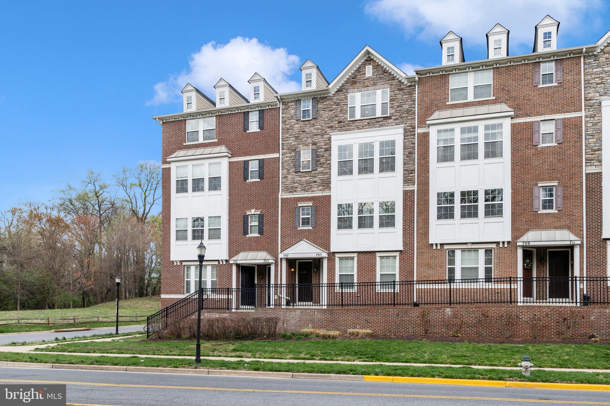 SUMMIT HALL RESERVE - Residential