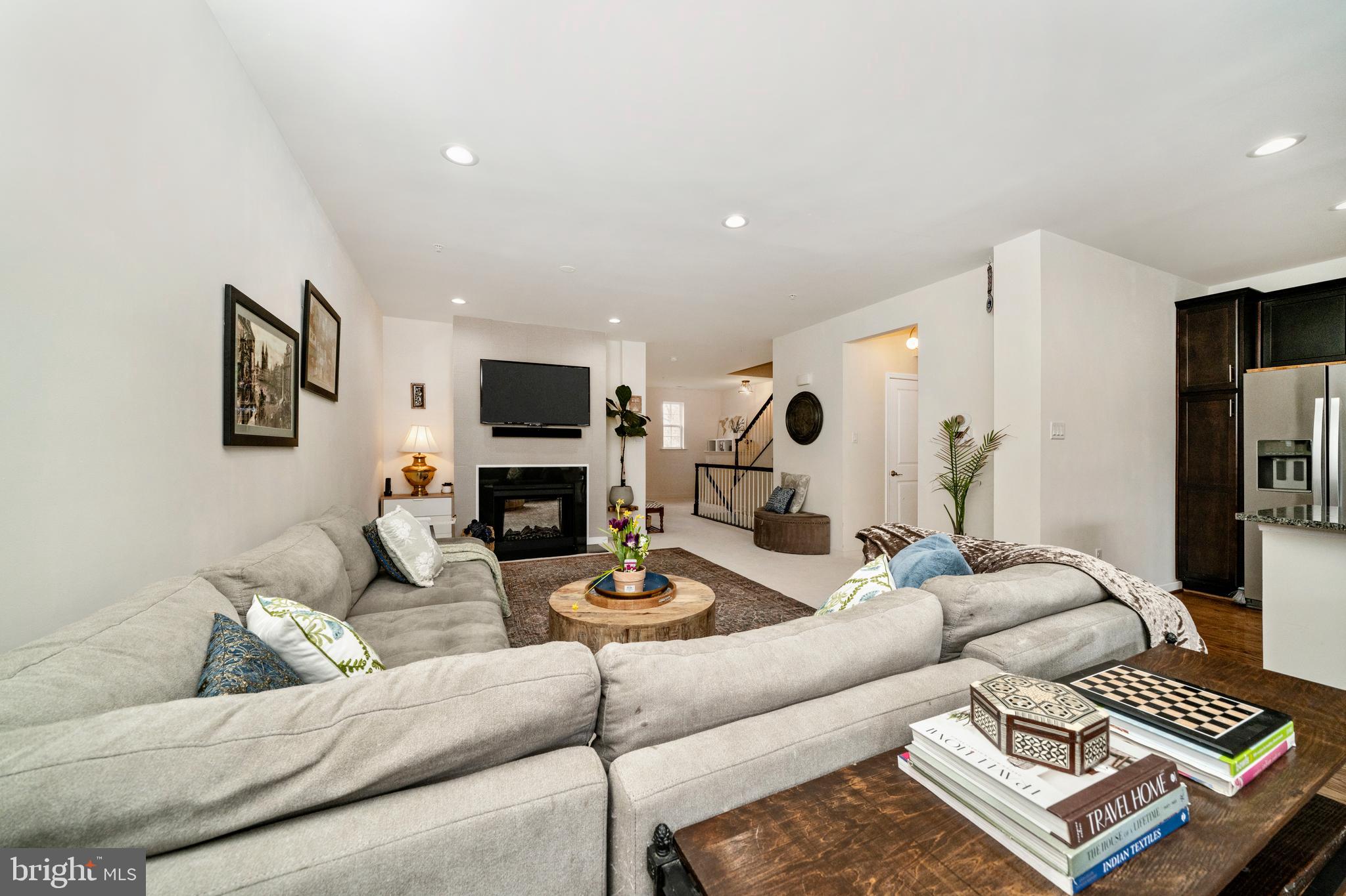 SUMMIT HALL RESERVE - Residential
