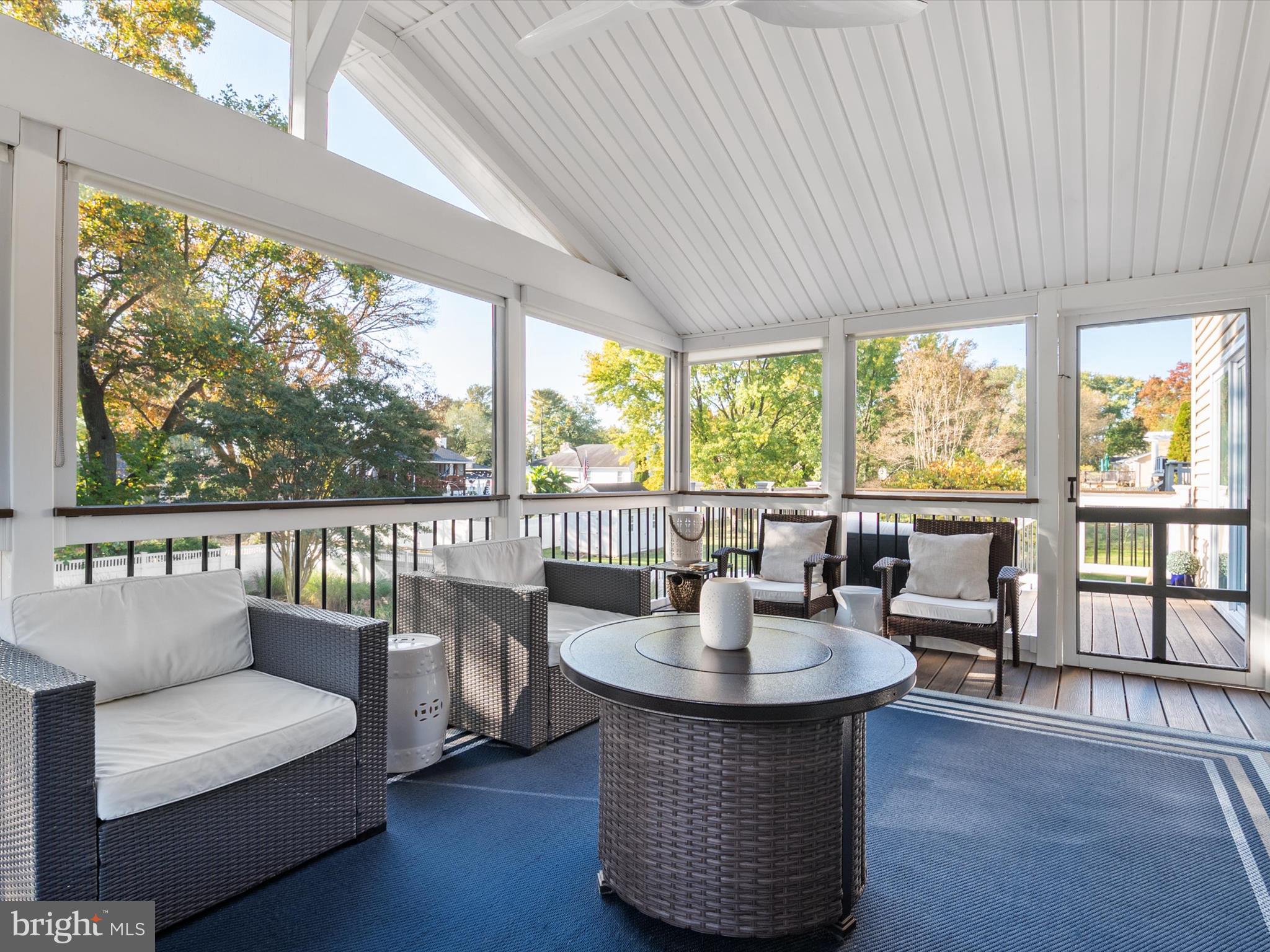 HILLSMERE SHORES - Residential