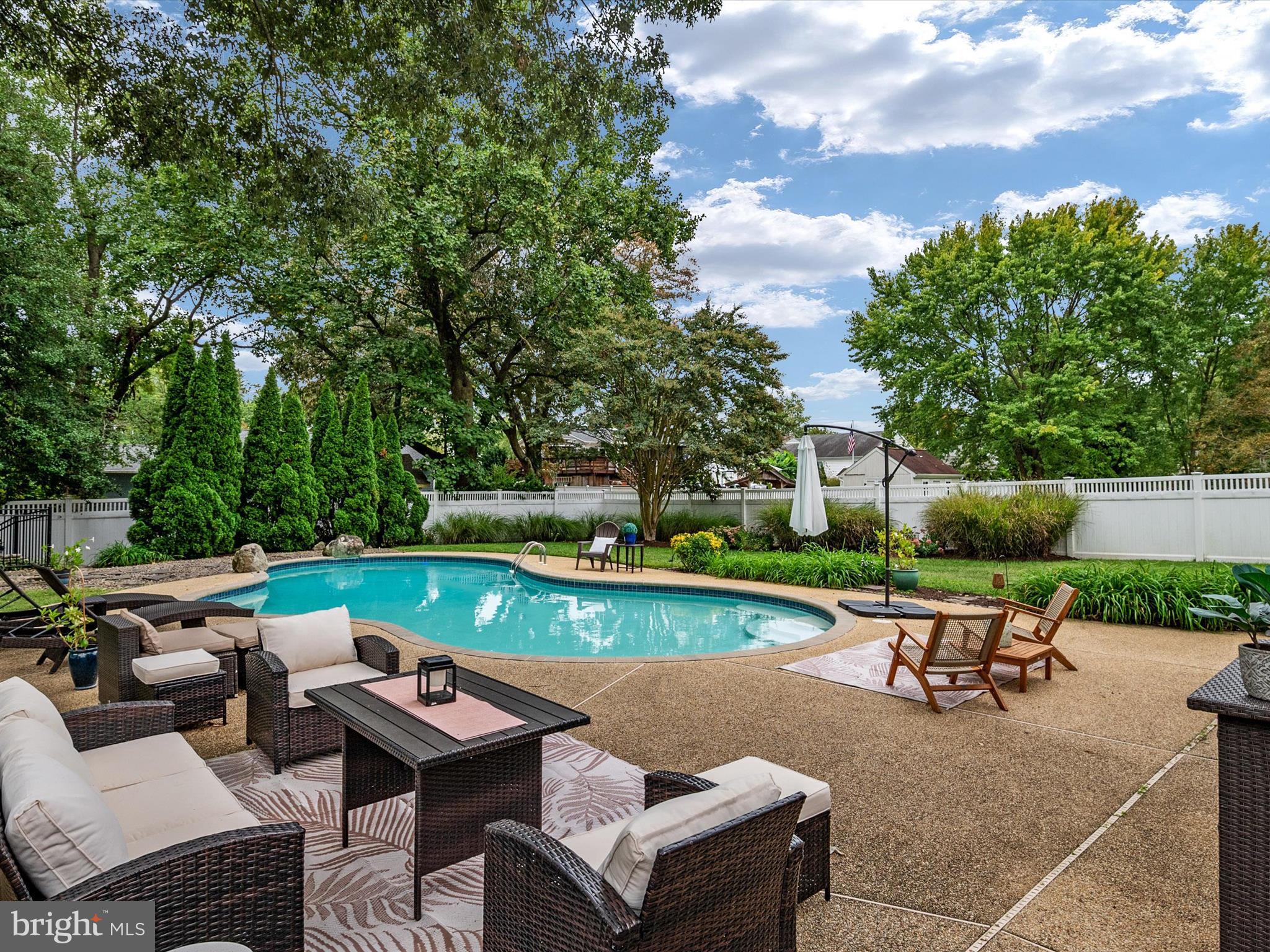 HILLSMERE SHORES - Residential