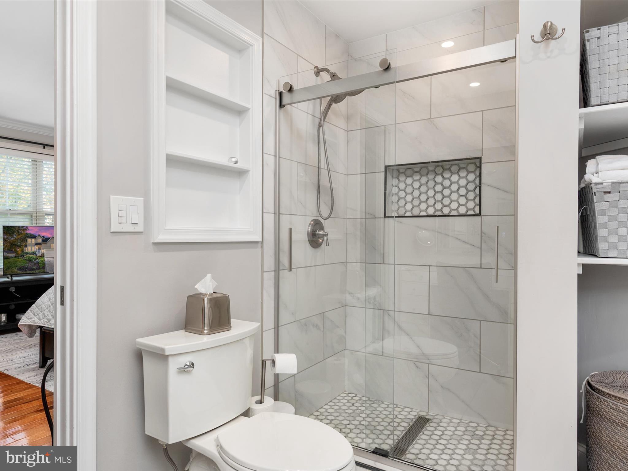 HILLSMERE SHORES - Residential