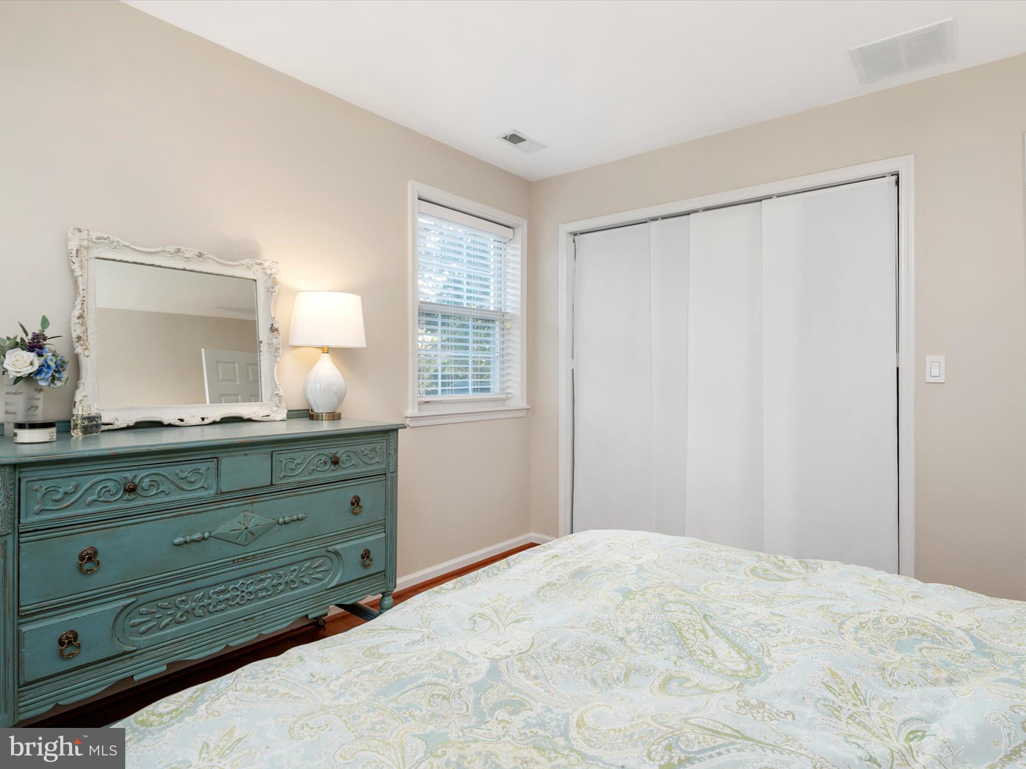 HILLSMERE SHORES - Residential