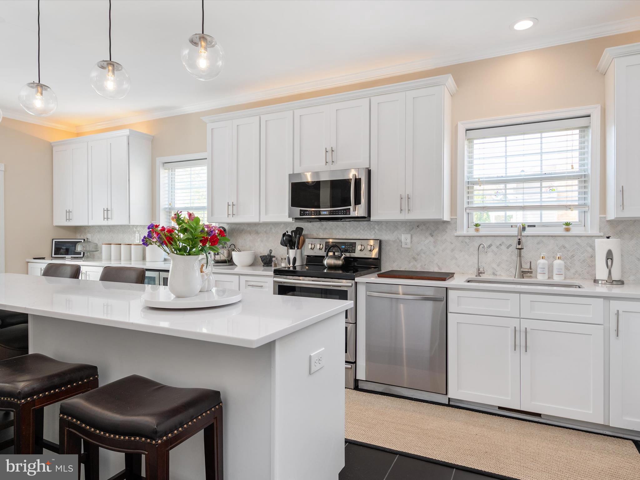 HILLSMERE SHORES - Residential