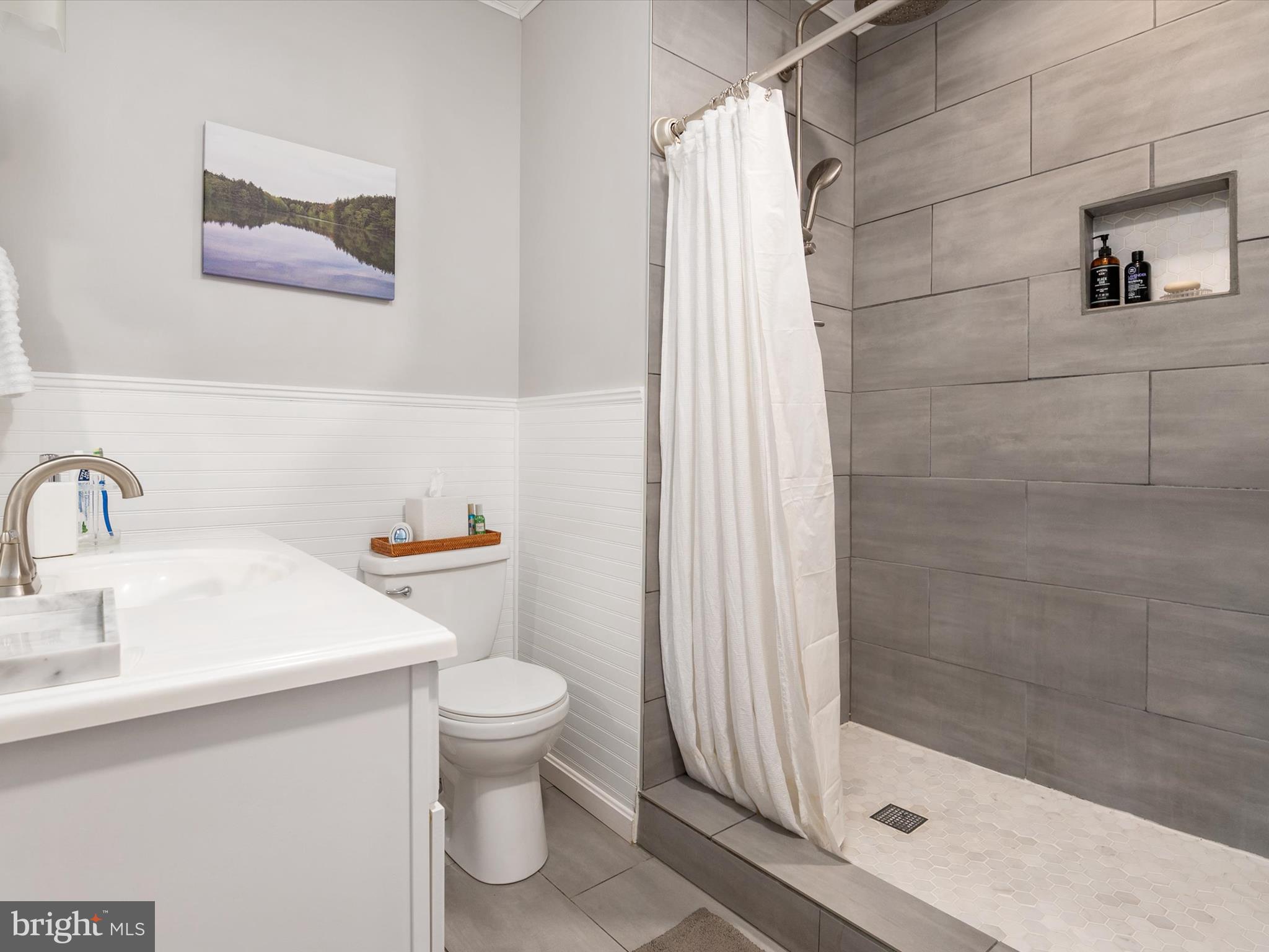 HILLSMERE SHORES - Residential