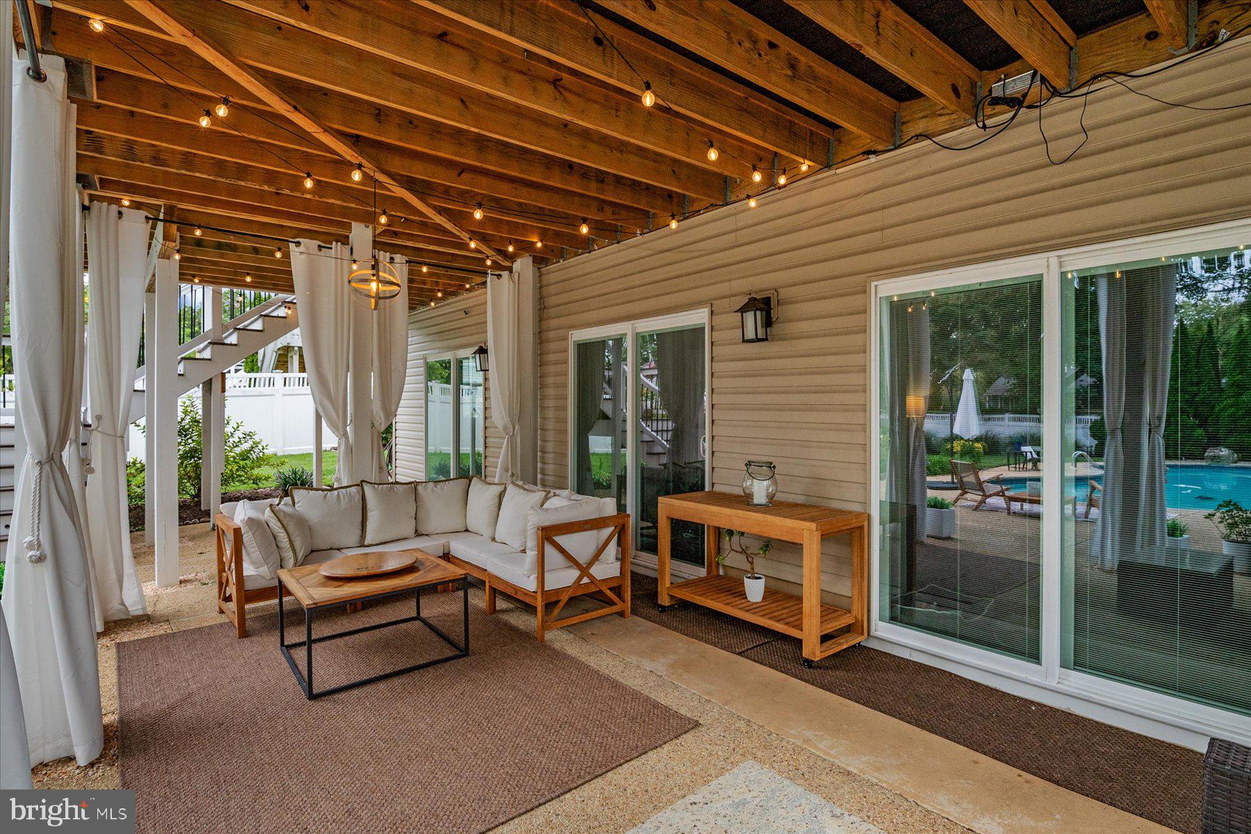 HILLSMERE SHORES - Residential