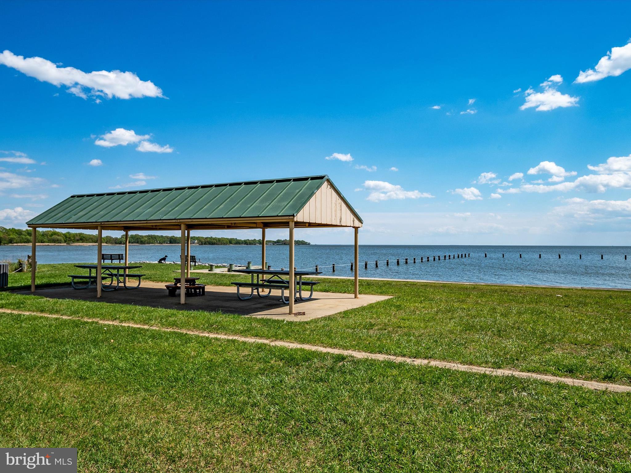 HILLSMERE SHORES - Residential