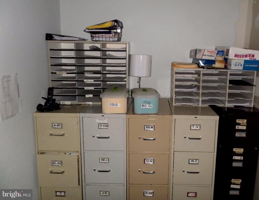 ABERDEEN HILLS - Commercial Lease