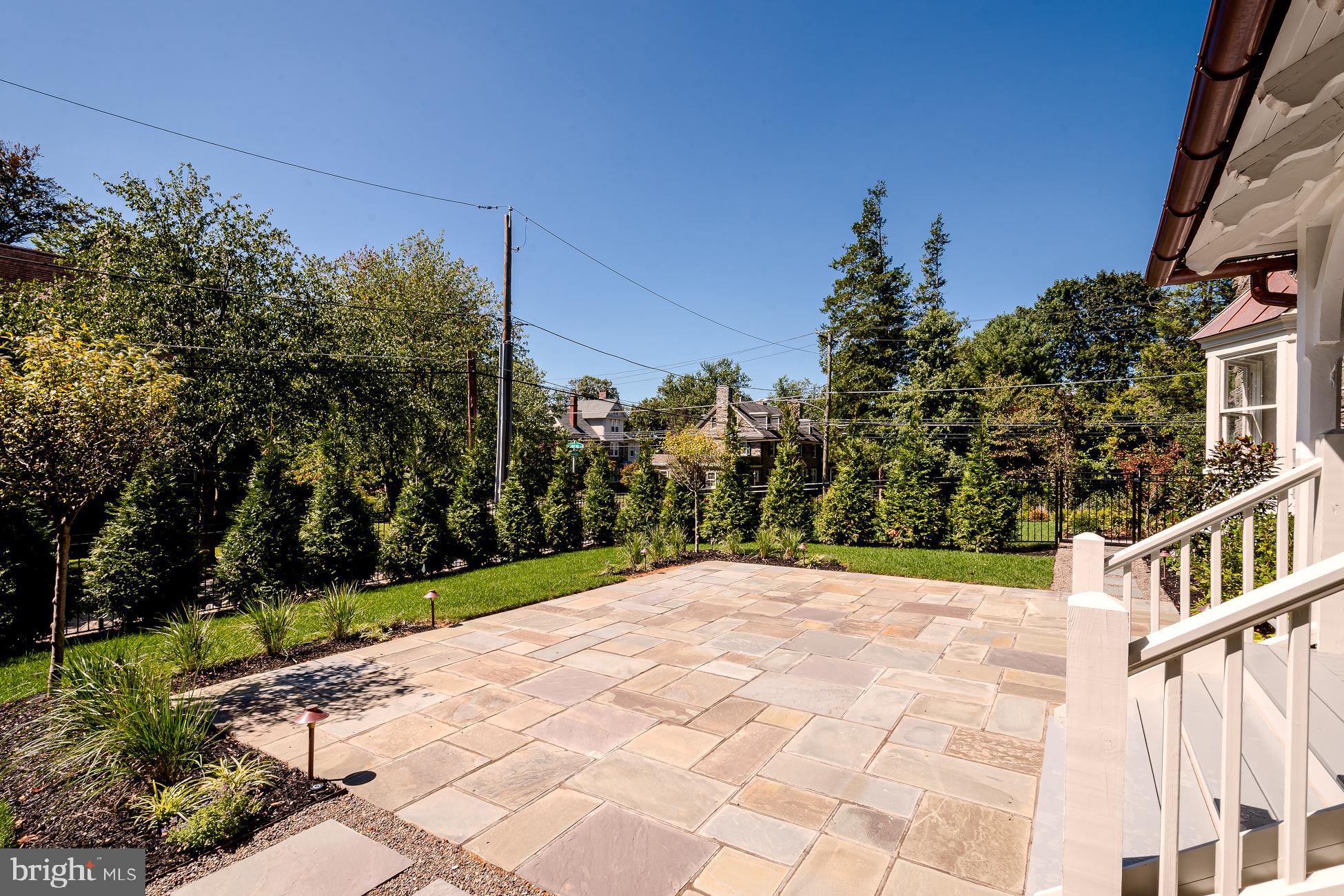 CHESTNUT HILL - Residential