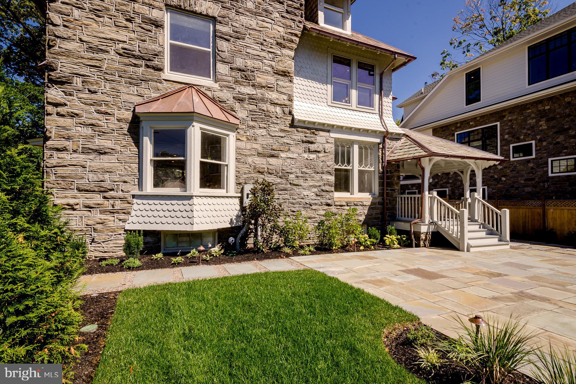 CHESTNUT HILL - Residential