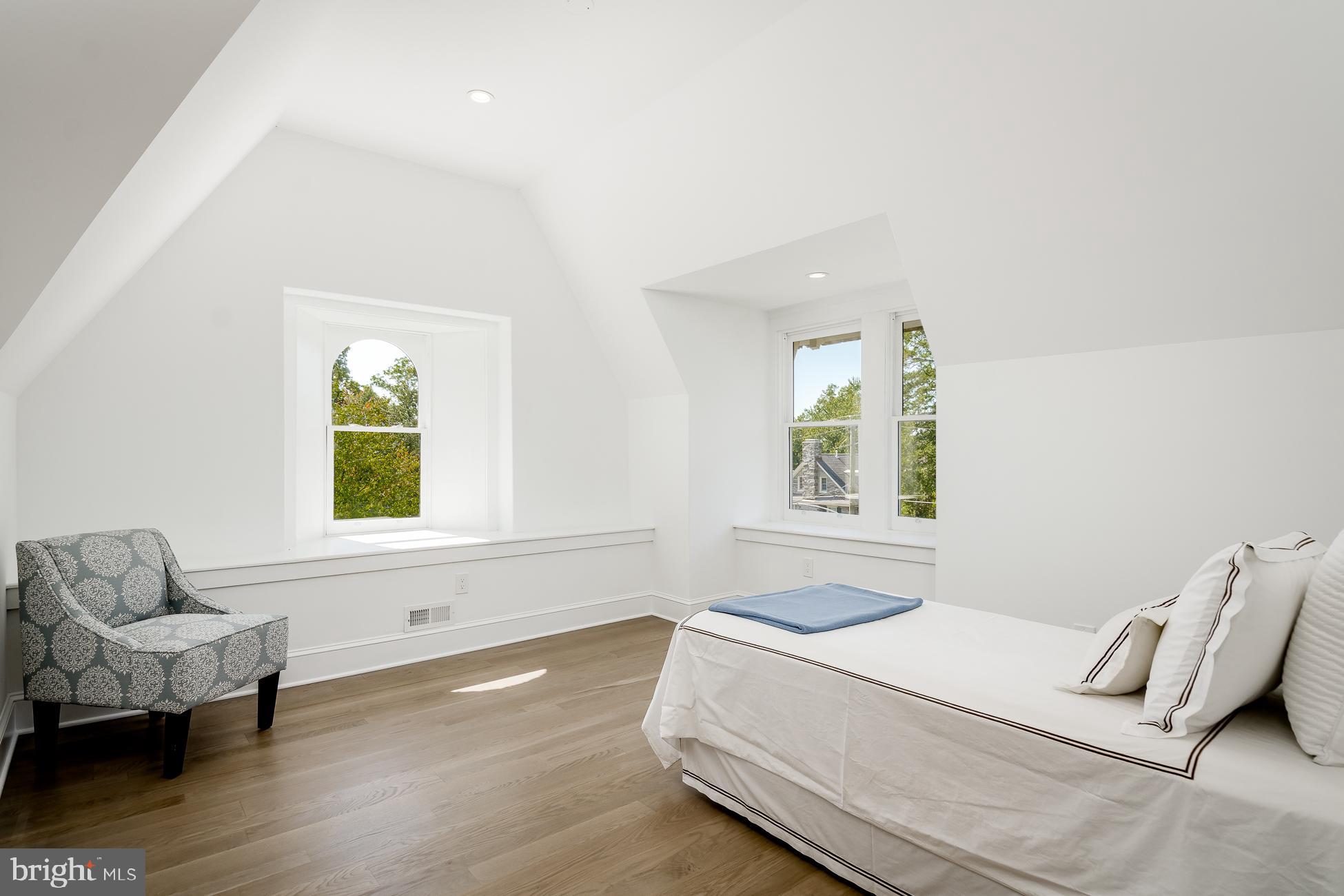 CHESTNUT HILL - Residential