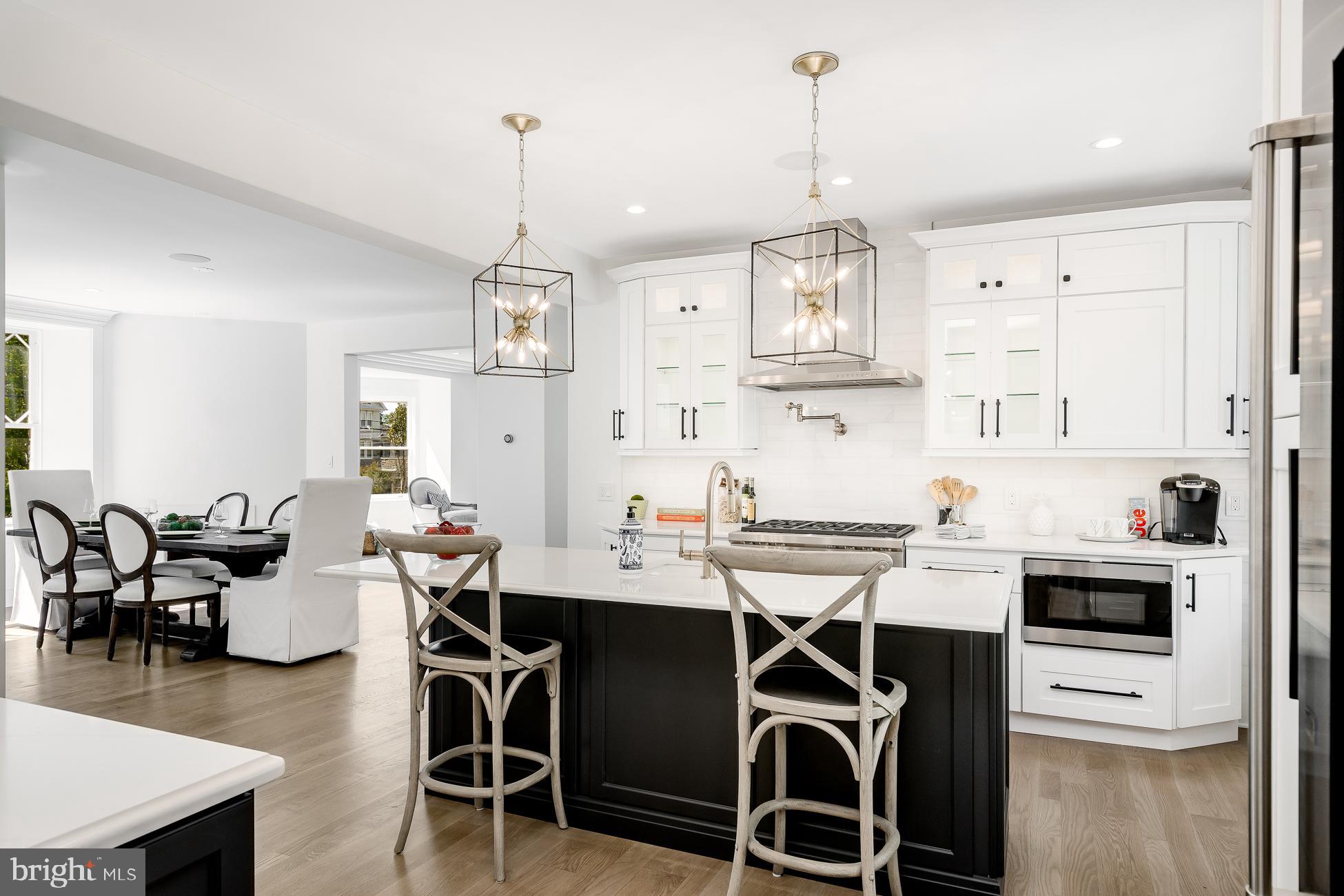 CHESTNUT HILL - Residential