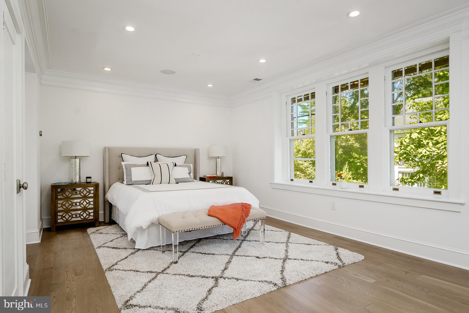 CHESTNUT HILL - Residential