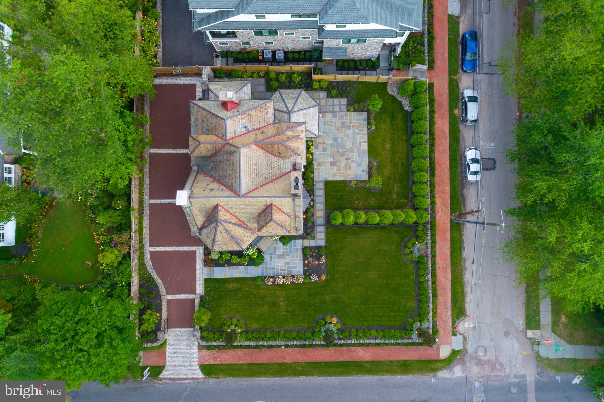 CHESTNUT HILL - Residential