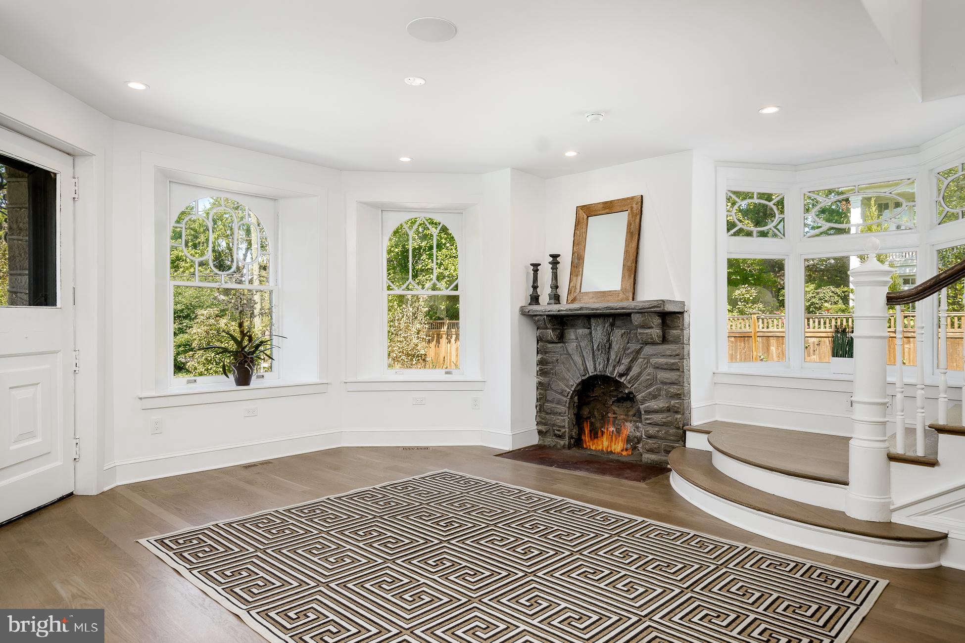 CHESTNUT HILL - Residential