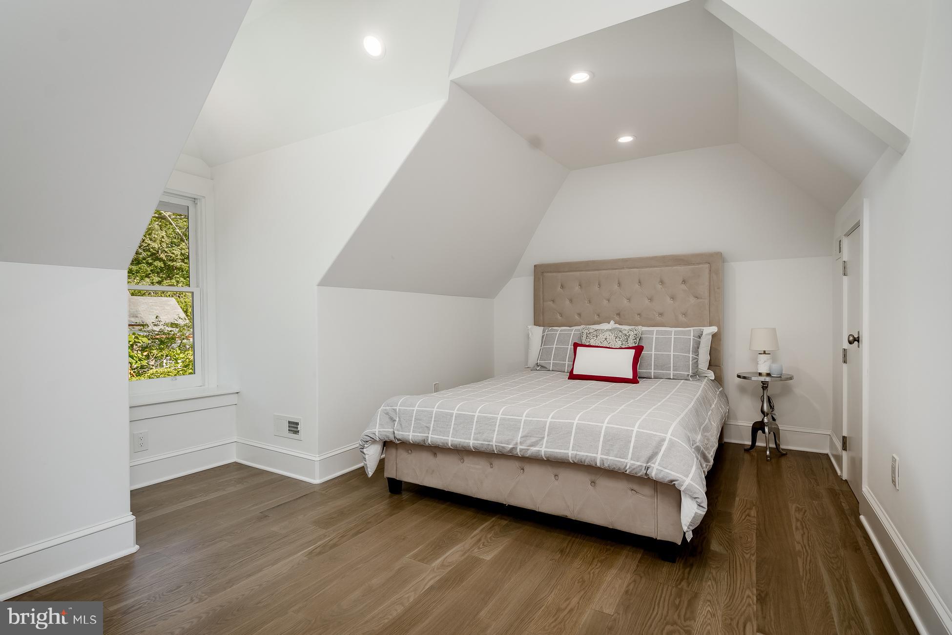 CHESTNUT HILL - Residential