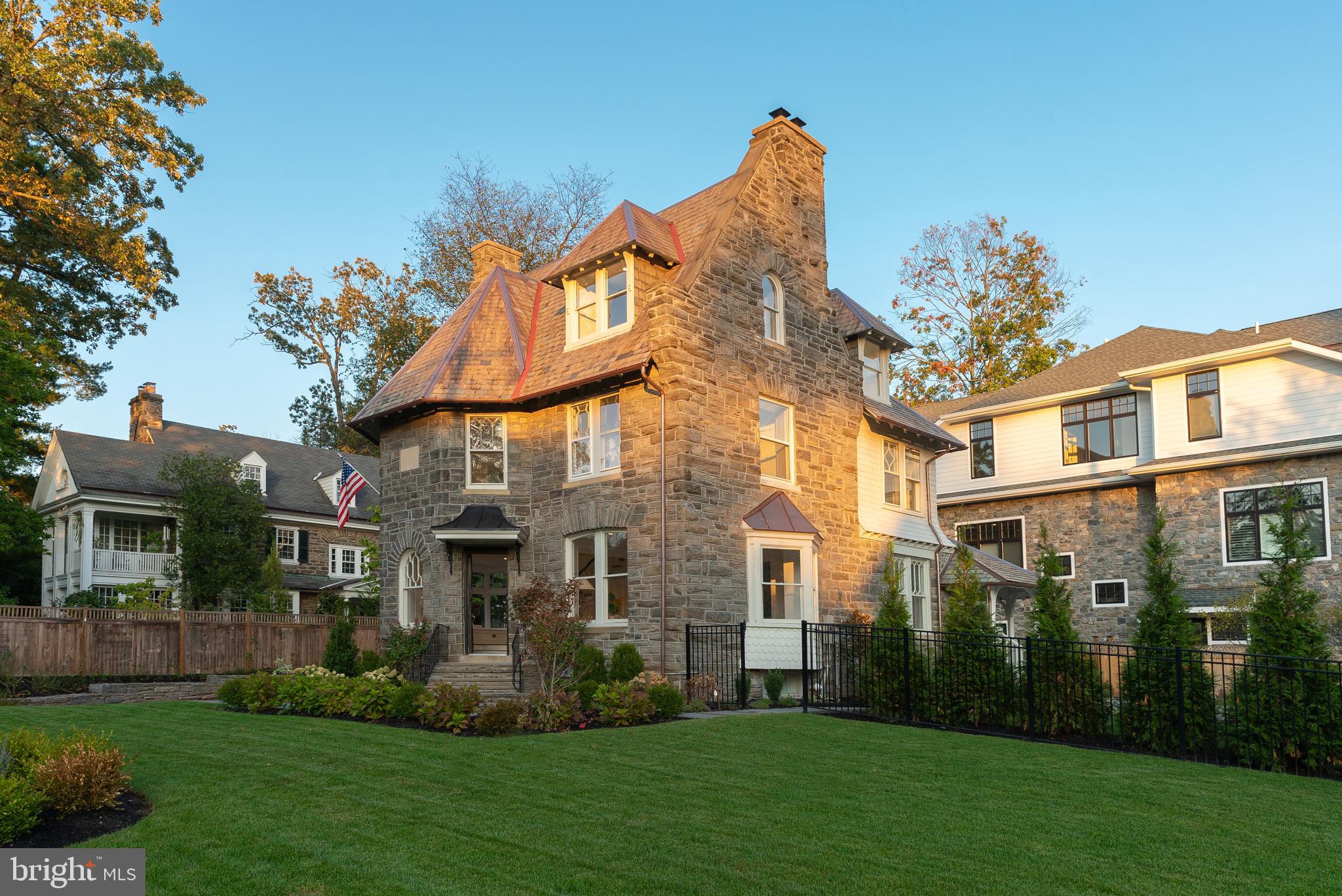 CHESTNUT HILL - Residential