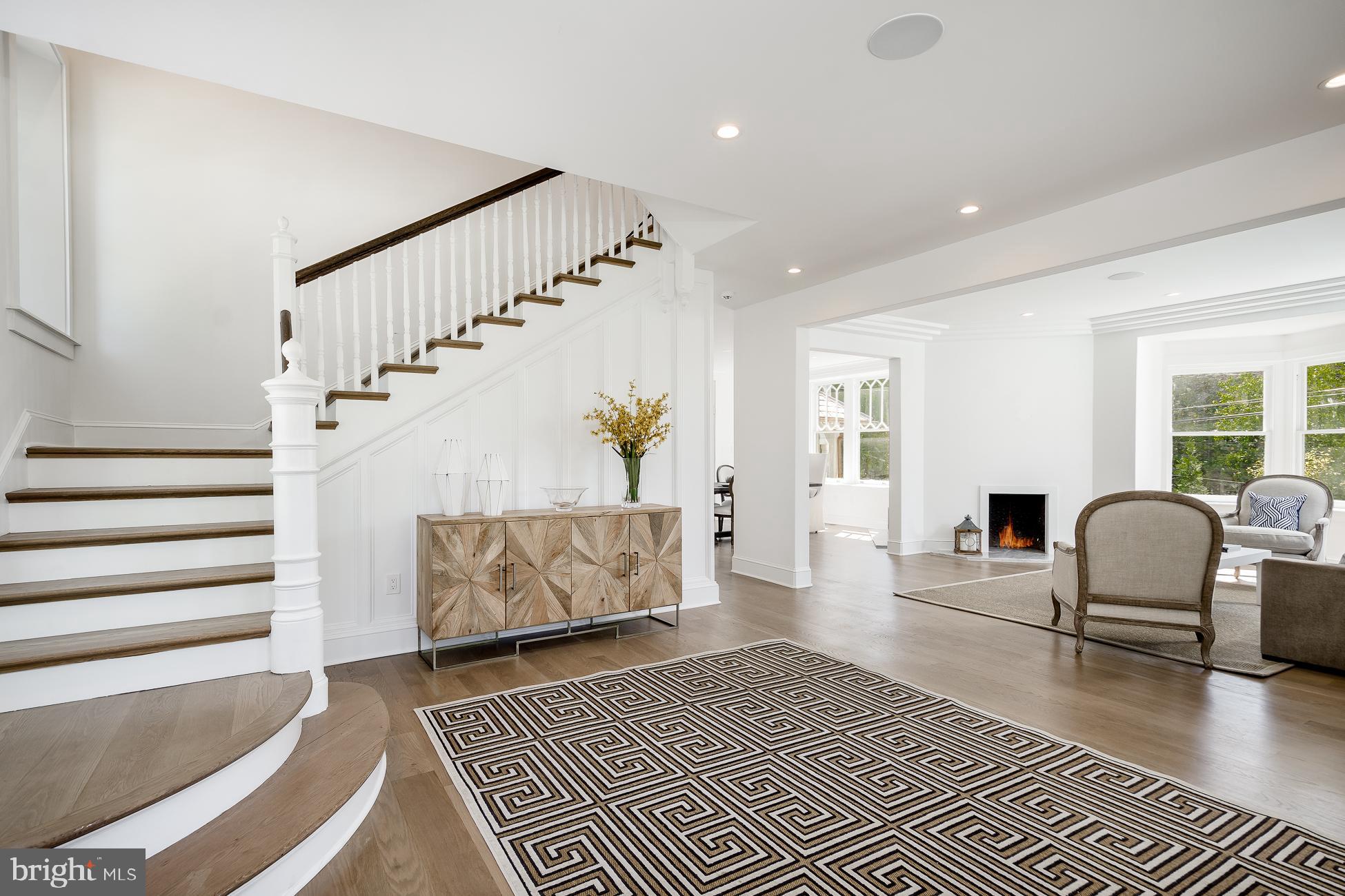 CHESTNUT HILL - Residential