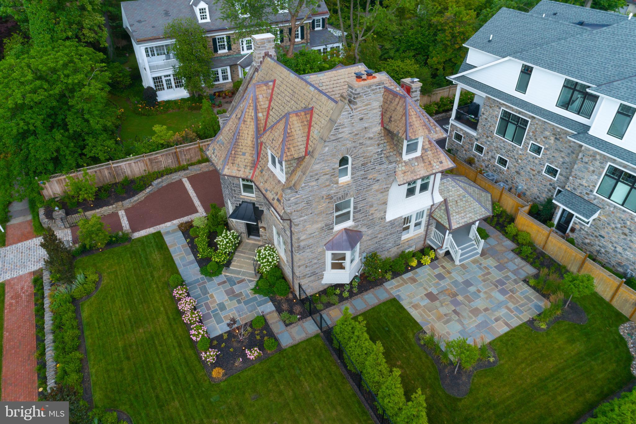 CHESTNUT HILL - Residential