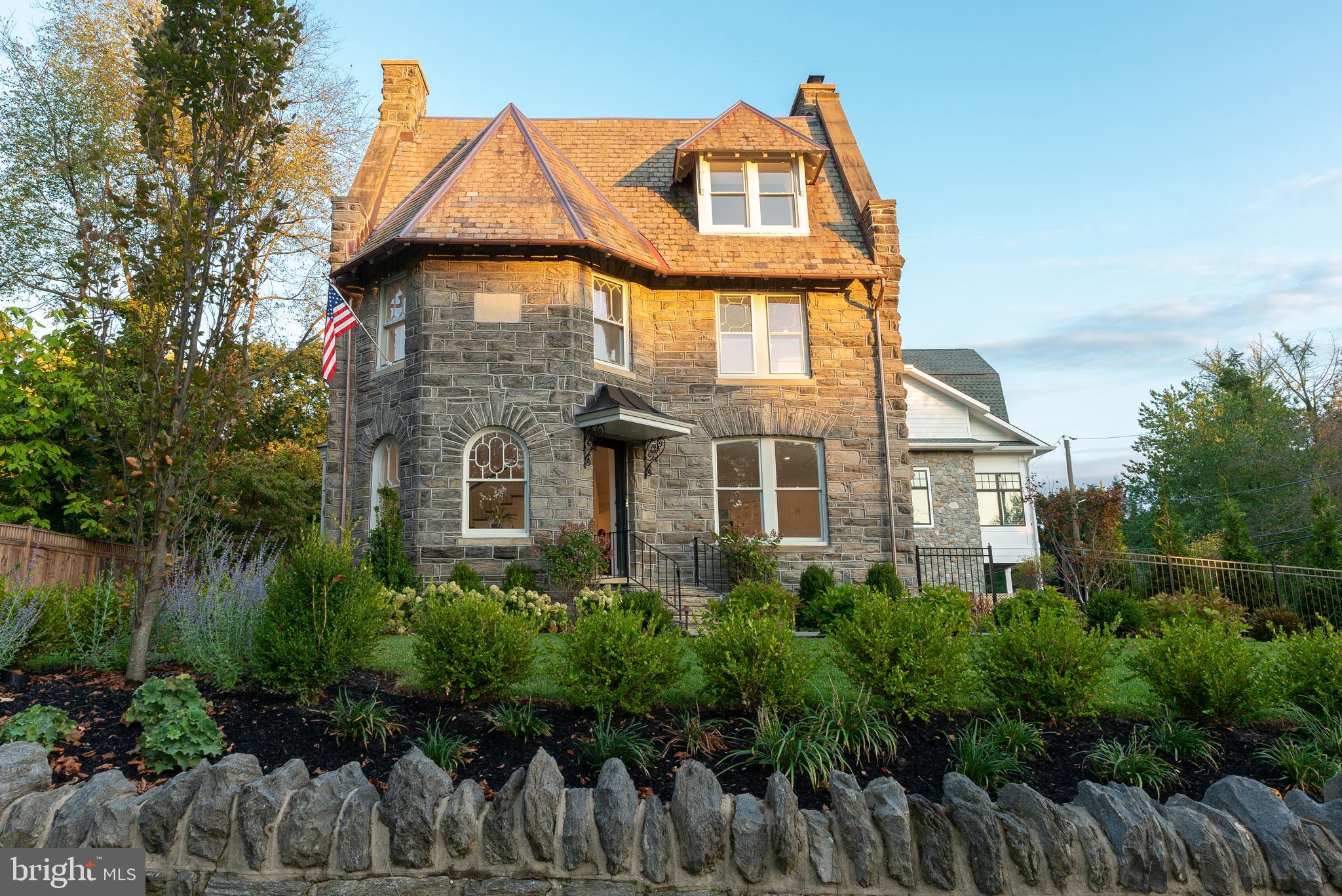 CHESTNUT HILL - Residential