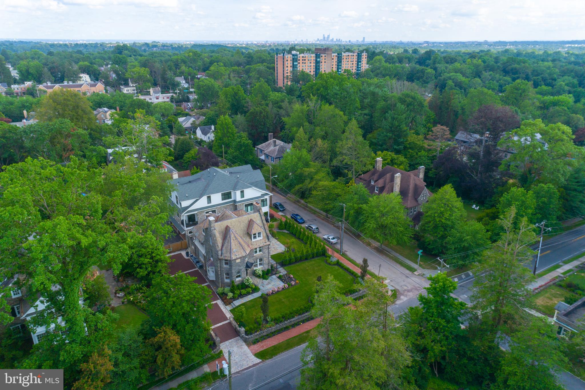 CHESTNUT HILL - Residential