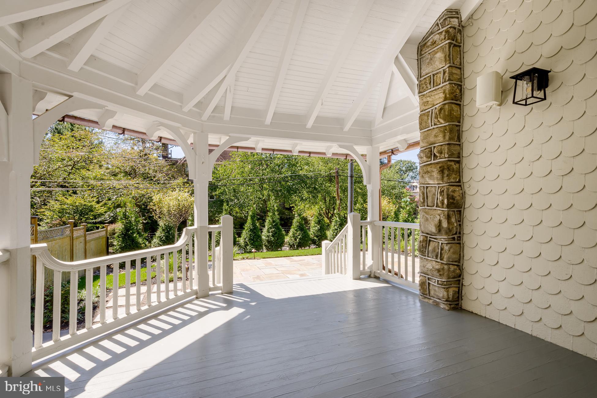 CHESTNUT HILL - Residential