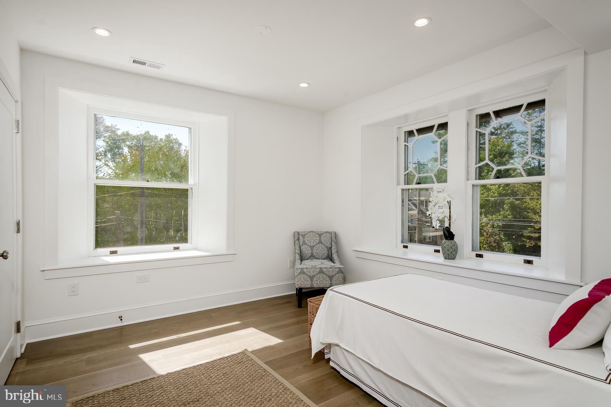 CHESTNUT HILL - Residential