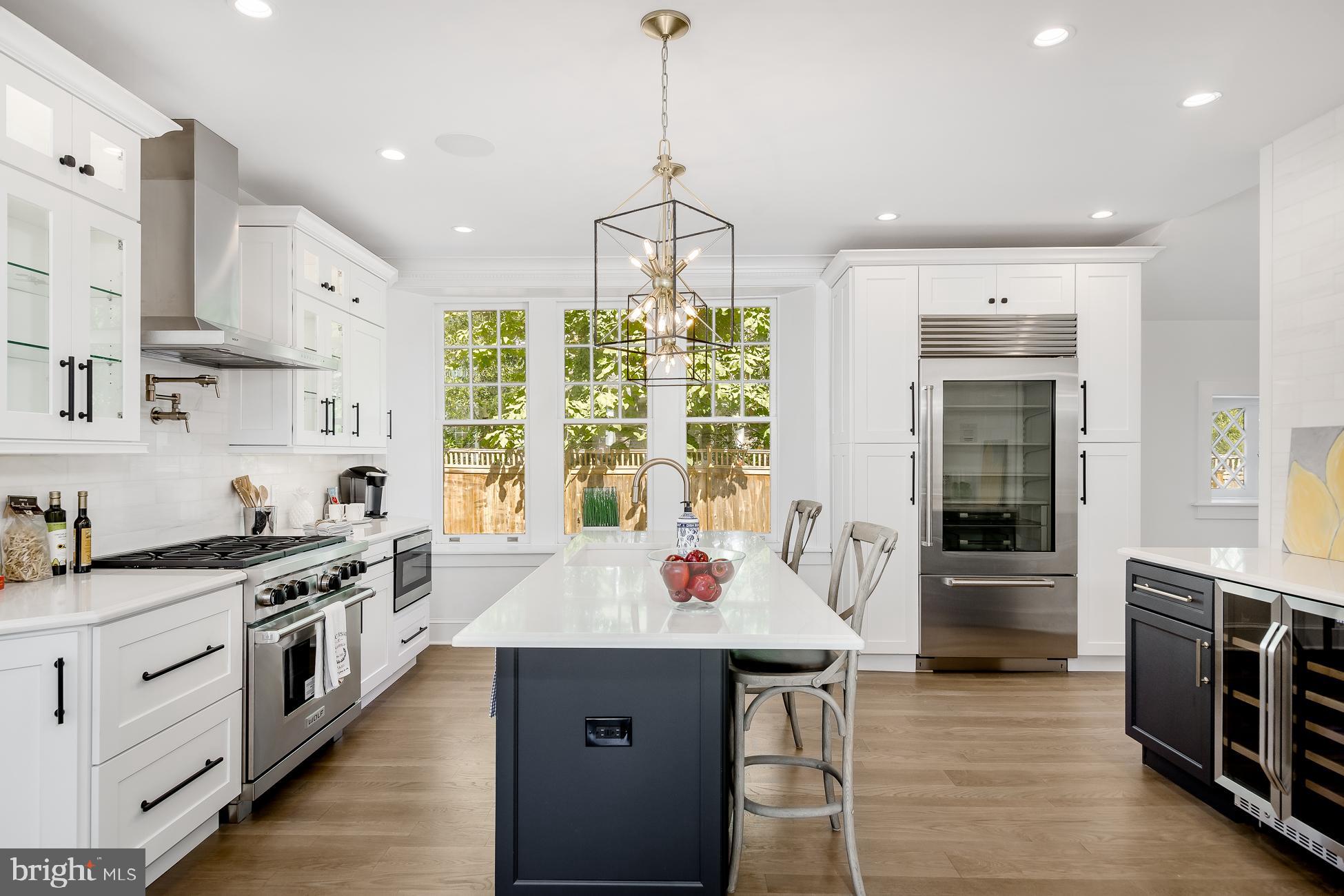 CHESTNUT HILL - Residential