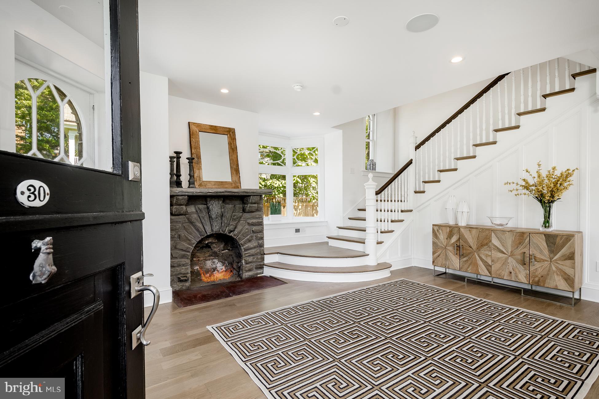 CHESTNUT HILL - Residential