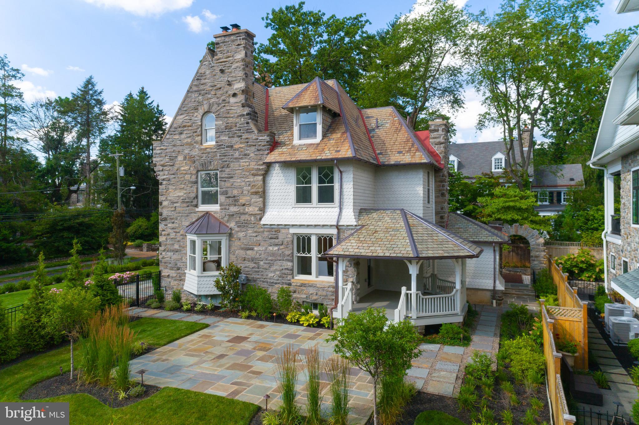CHESTNUT HILL - Residential