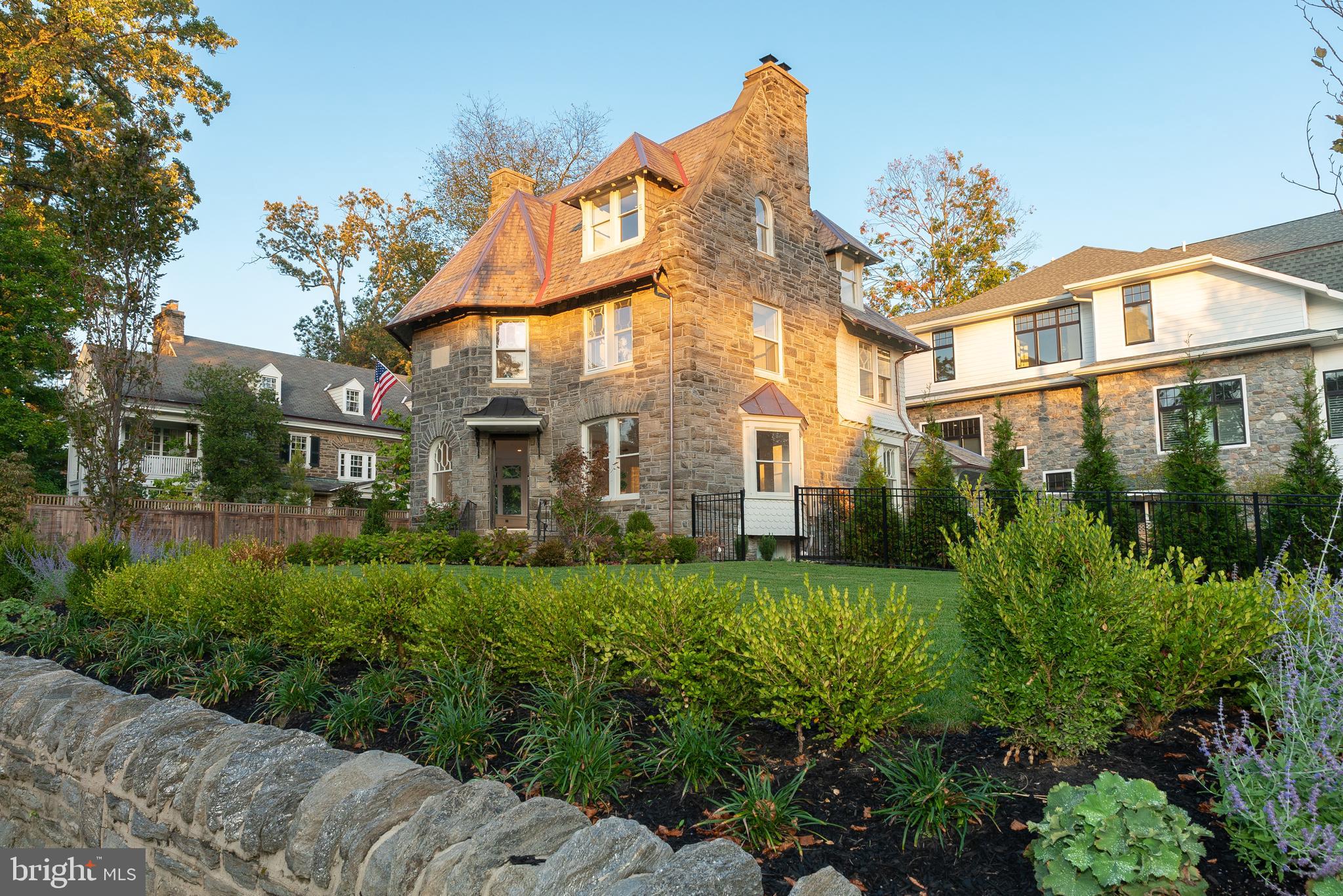 CHESTNUT HILL - Residential