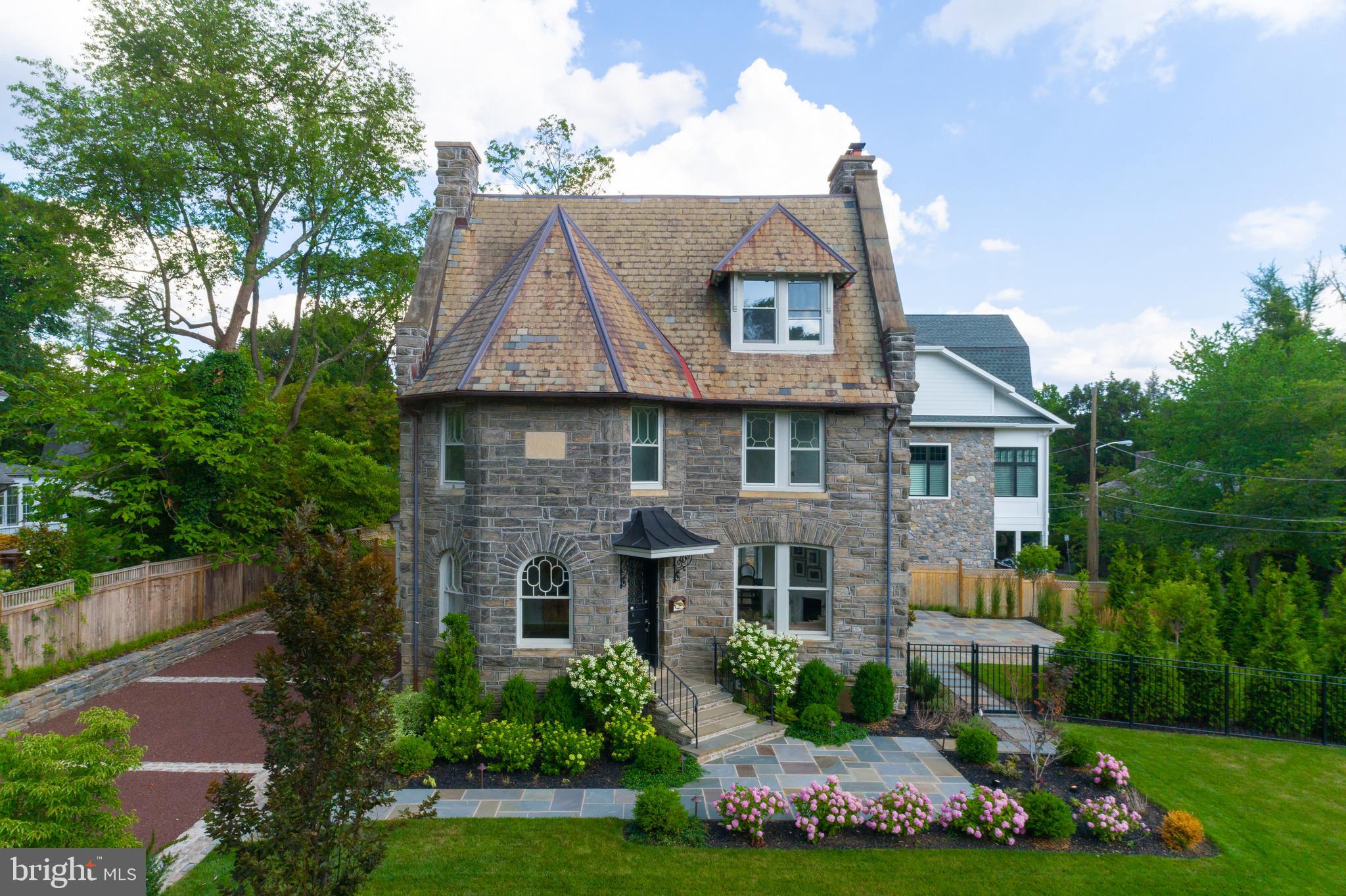 CHESTNUT HILL - Residential