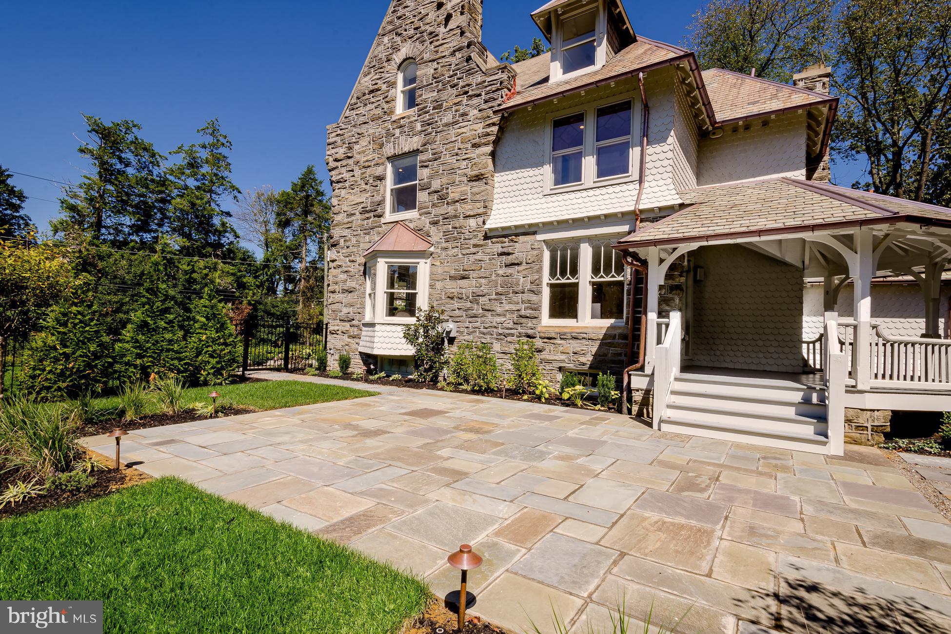 CHESTNUT HILL - Residential