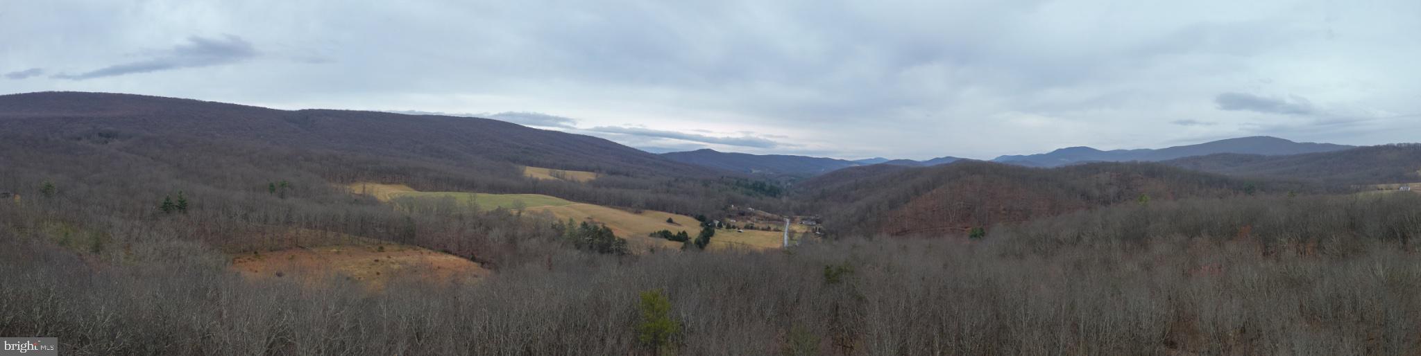 COVE CREEK - Land